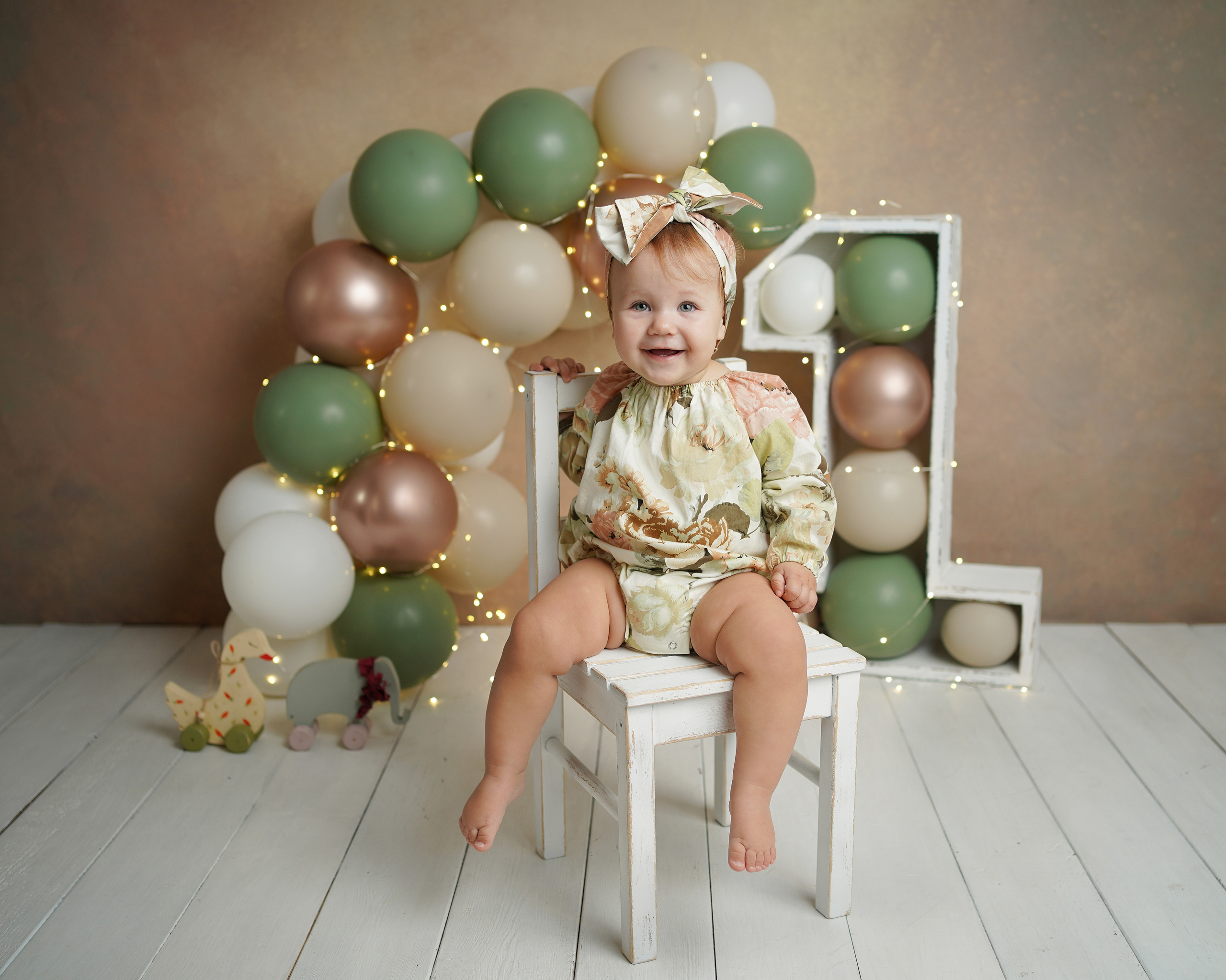 Фотосессия ребенка на 1 годик проходила в студии в Калининграде