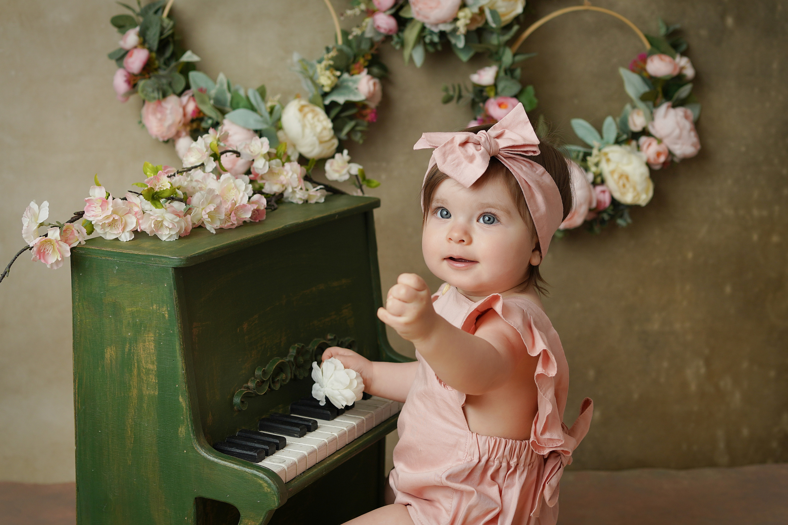 Детская фотосессия Первый год Софии в Калининграде. Детский фотограф и фотограф новорожденных в Калининград Оксана Иваний
