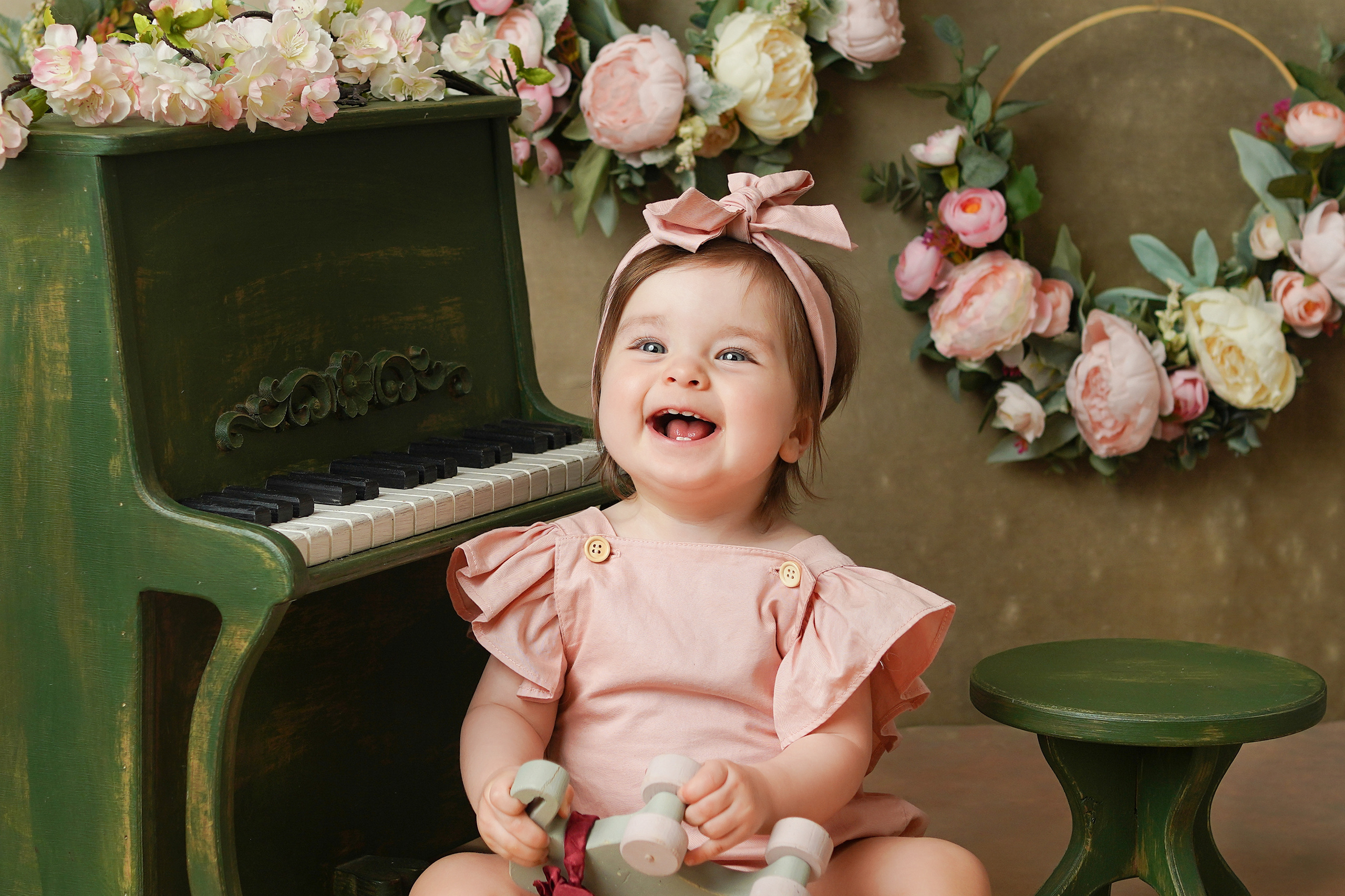 Детская фотосессия Первый год Софии в Калининграде. Детский фотограф и фотограф новорожденных в Калининград Оксана Иваний
