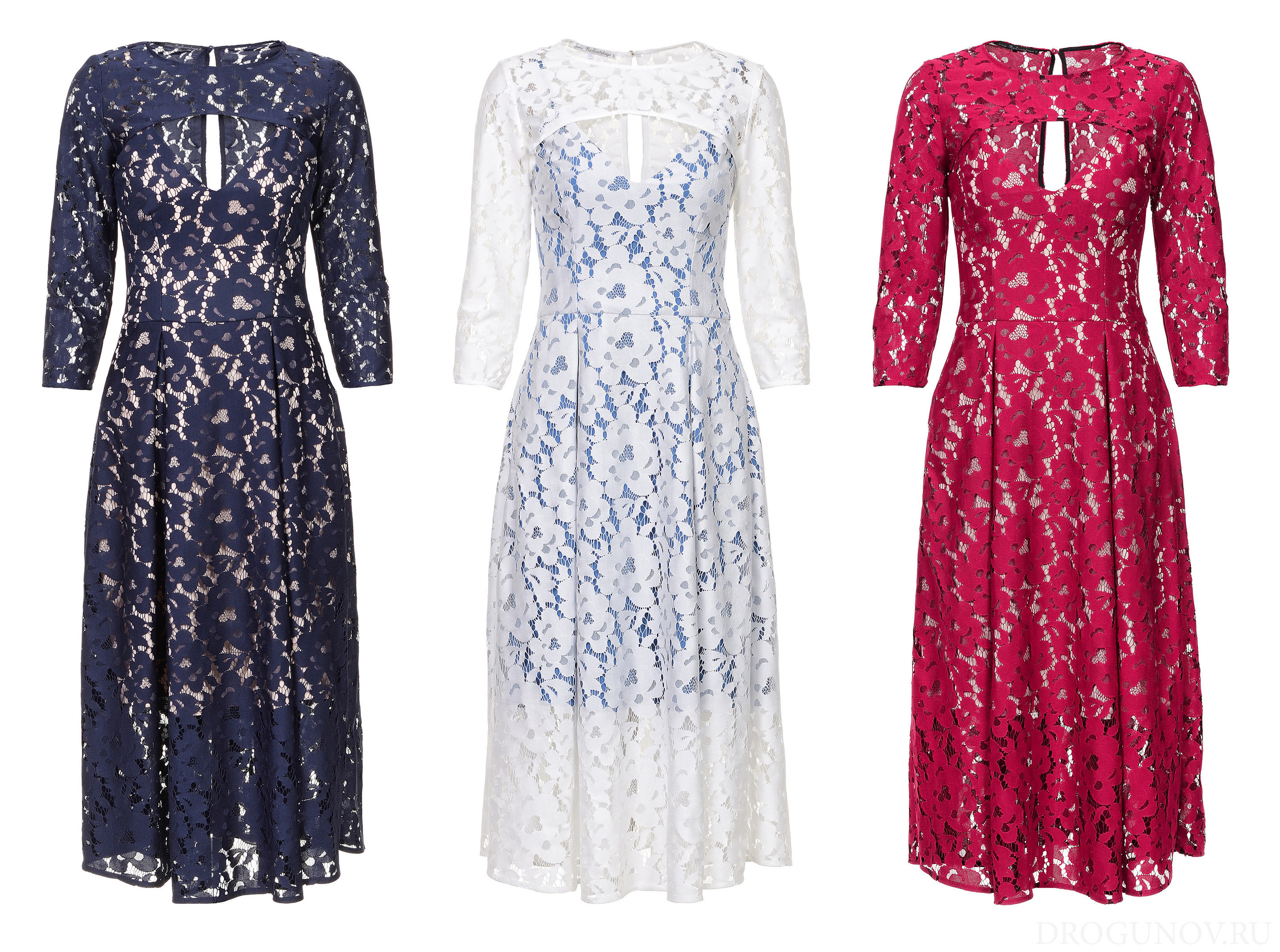 Синее, белое и бордовое платья на белом фоне.