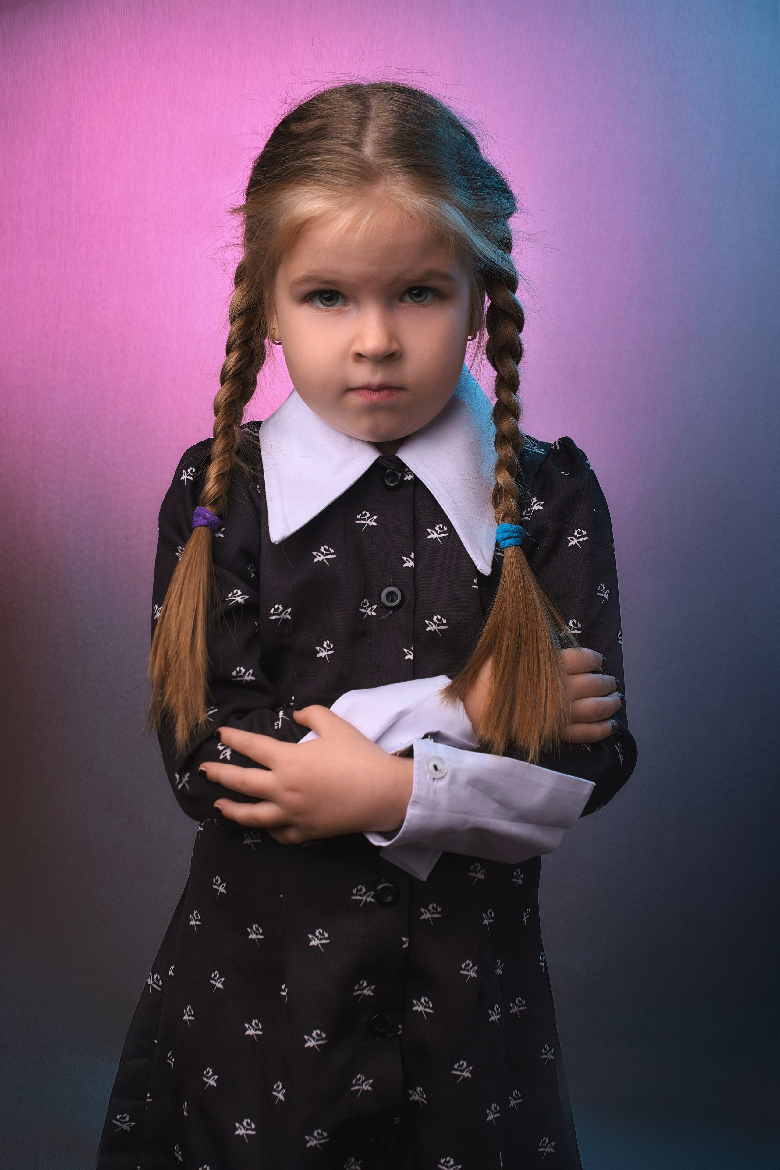 Съёмка в стиле сериала «Уэнсдей». Семейный и женский фотограф в Новомосковске и Узловой Михеева Татьяна