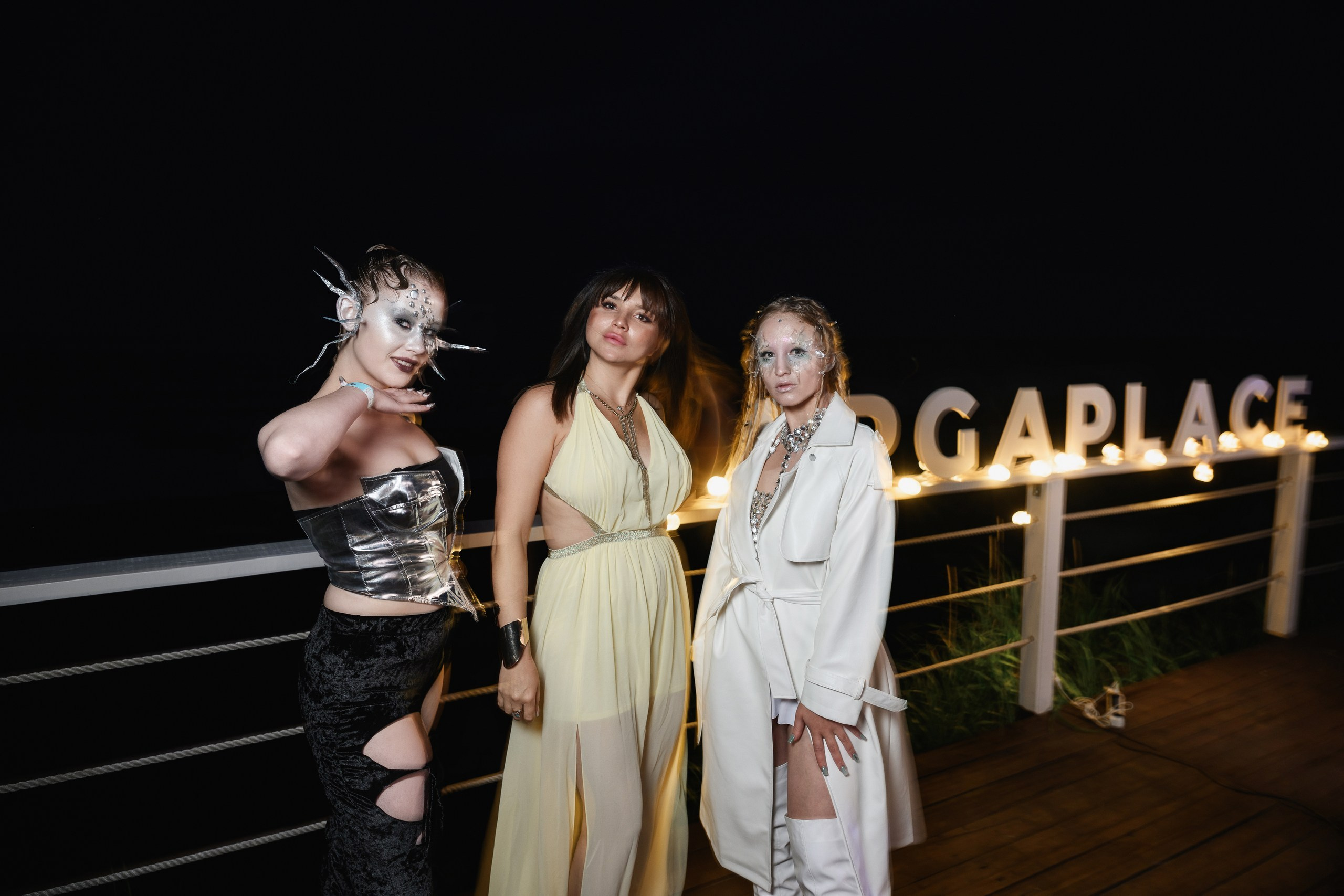 Профессиональная съемка вечеринки на берегу океана. Фотограф Камчатка Тимофей Тимофеенко