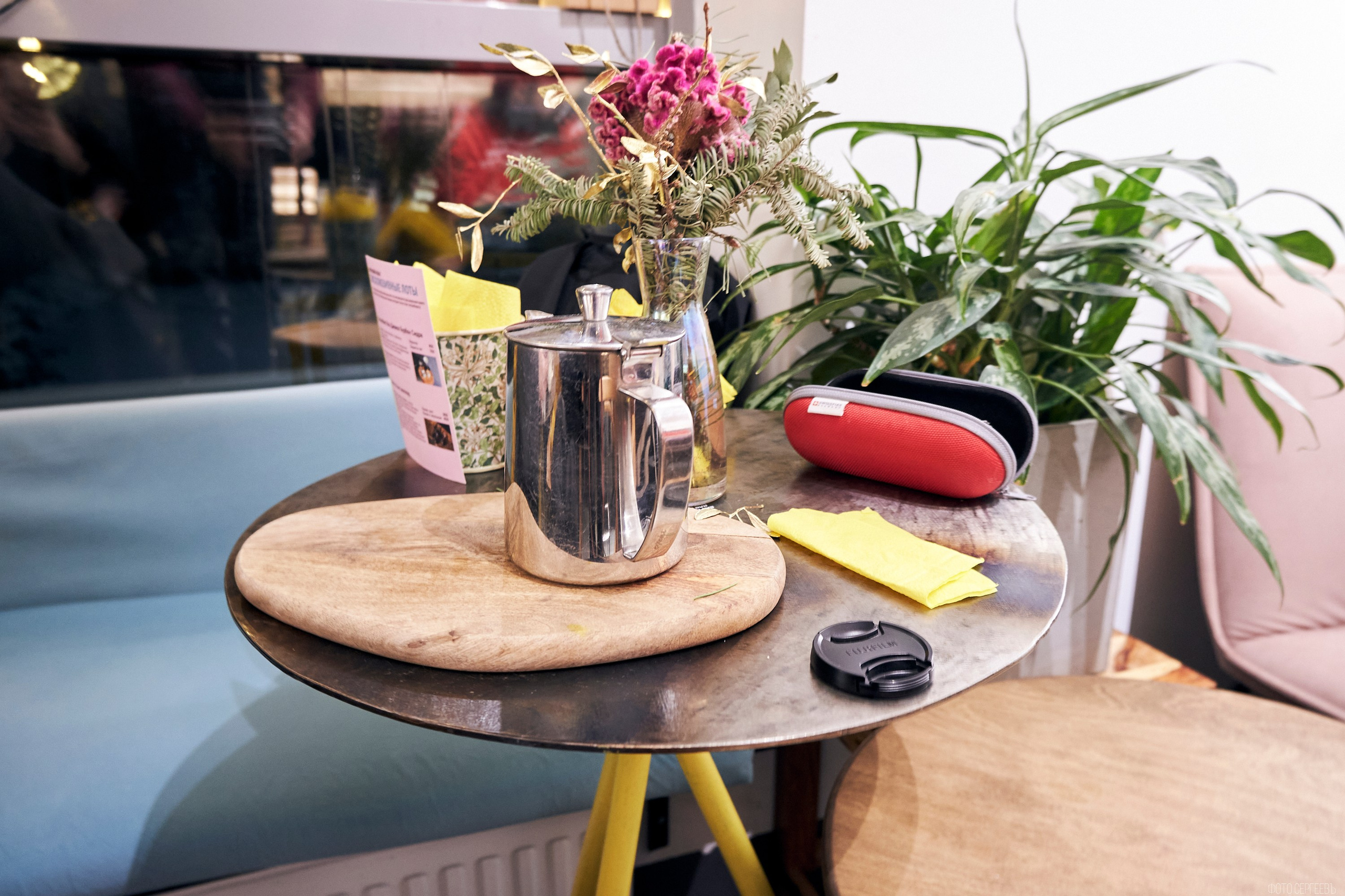 Кутята Coffee Shop. Фотографъ Сергѣевъ. Поймать мгновеніе