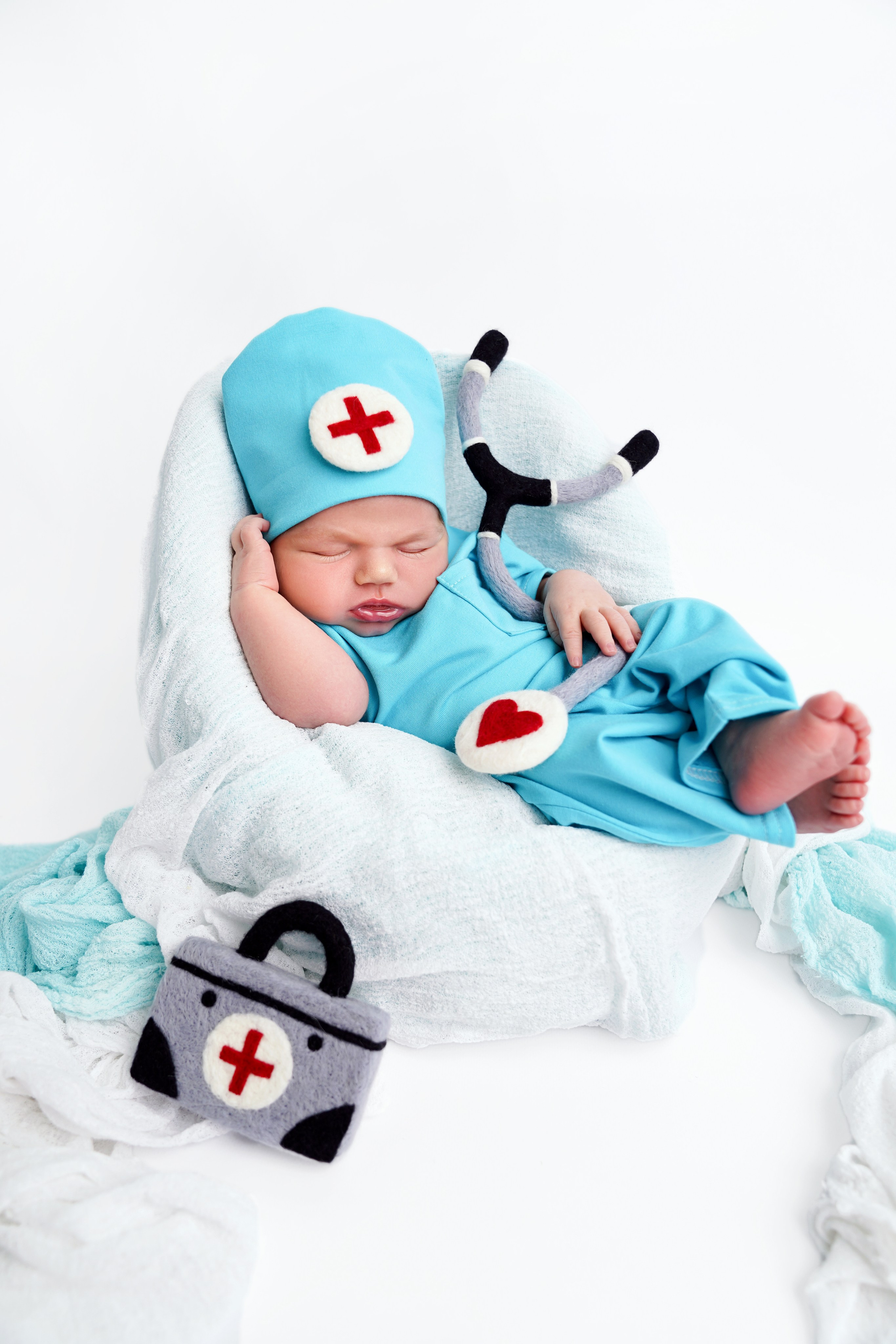 Фотосессия новорожденного (newborn). Фотограф новорожденных, детей до года и беременных в Симферополе