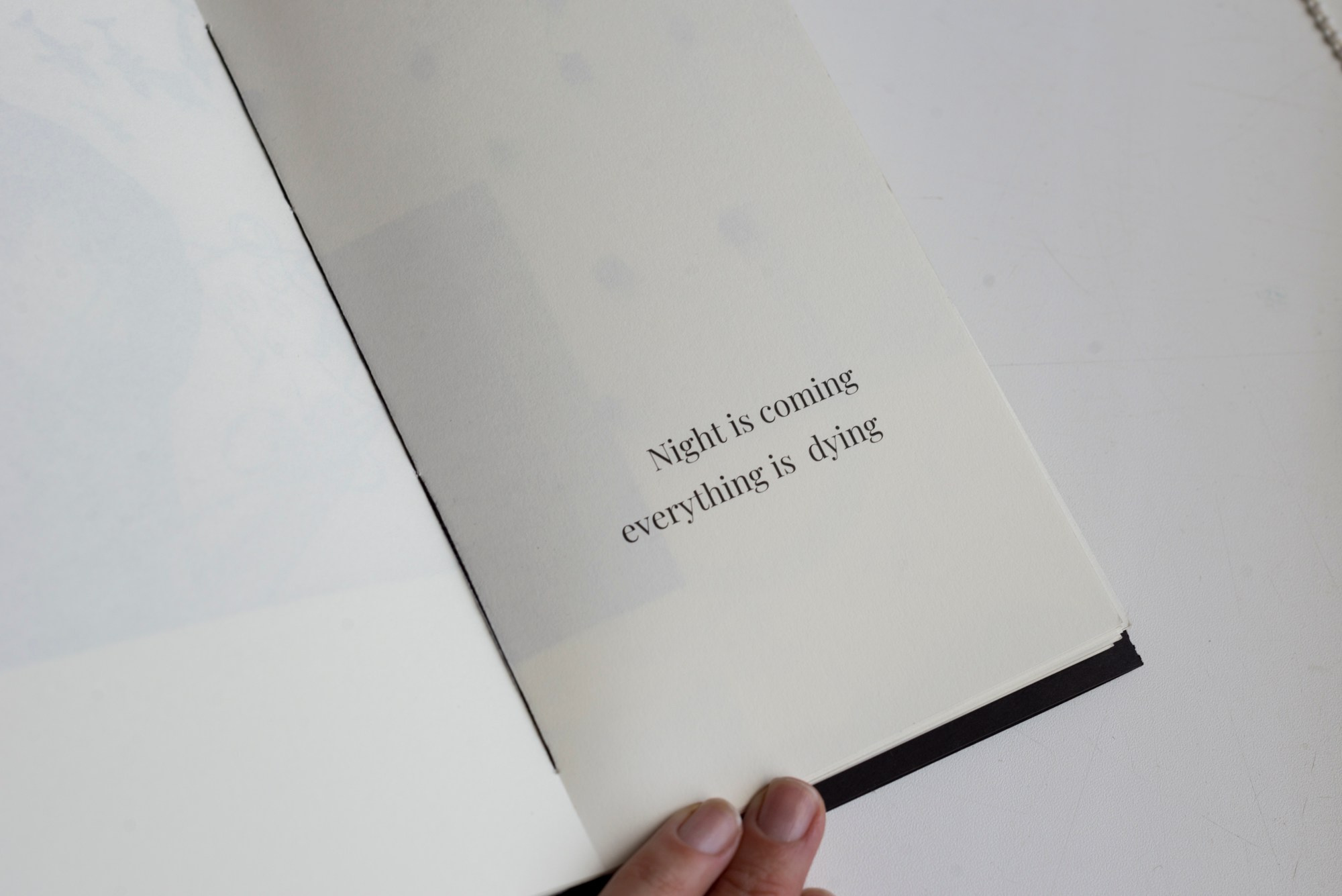 Умри, замри, воскресни!. Main