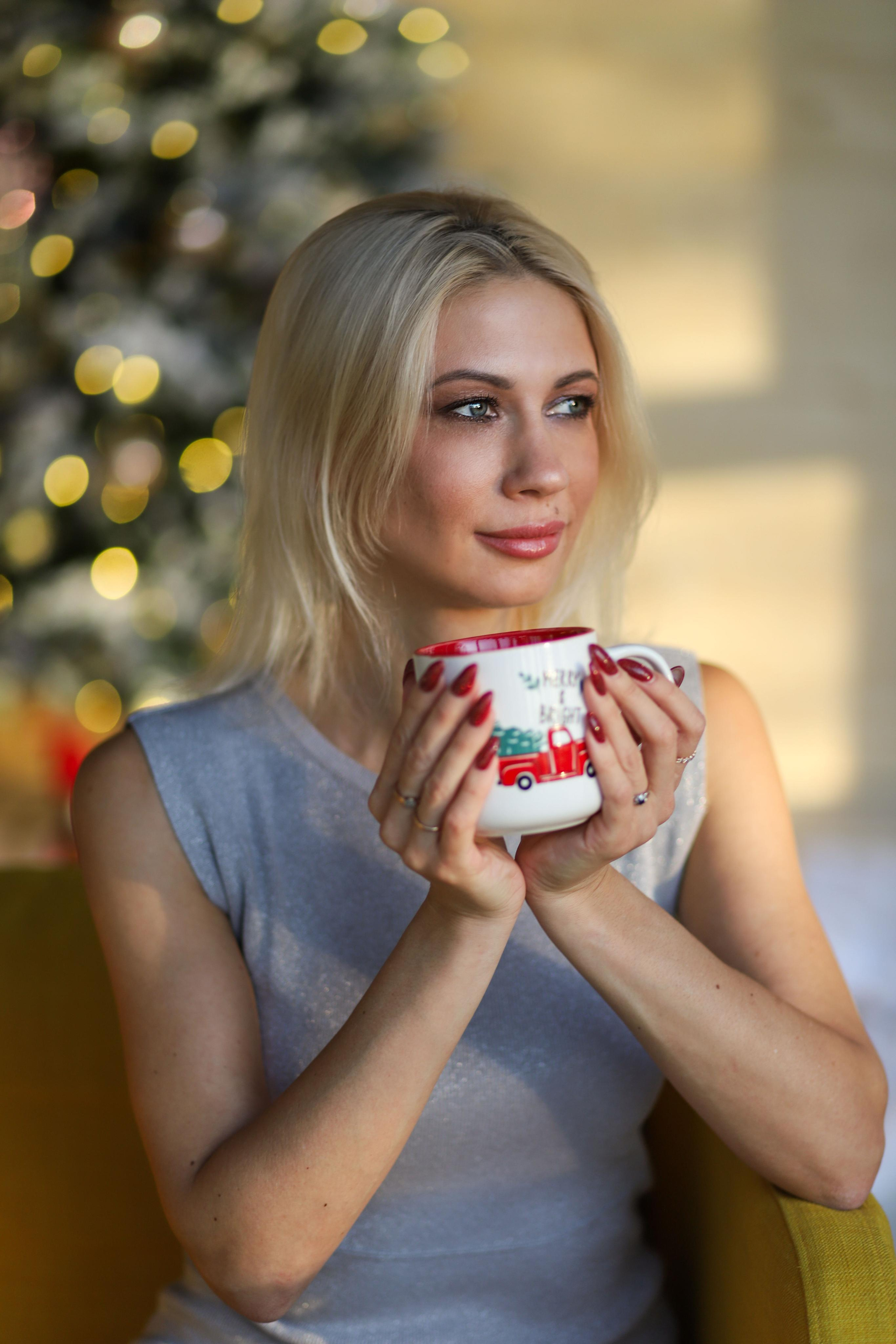 Милая фотосессия Арины и Насти. Фотостудия во Всеволожске. Подходит для всех творческих проектов