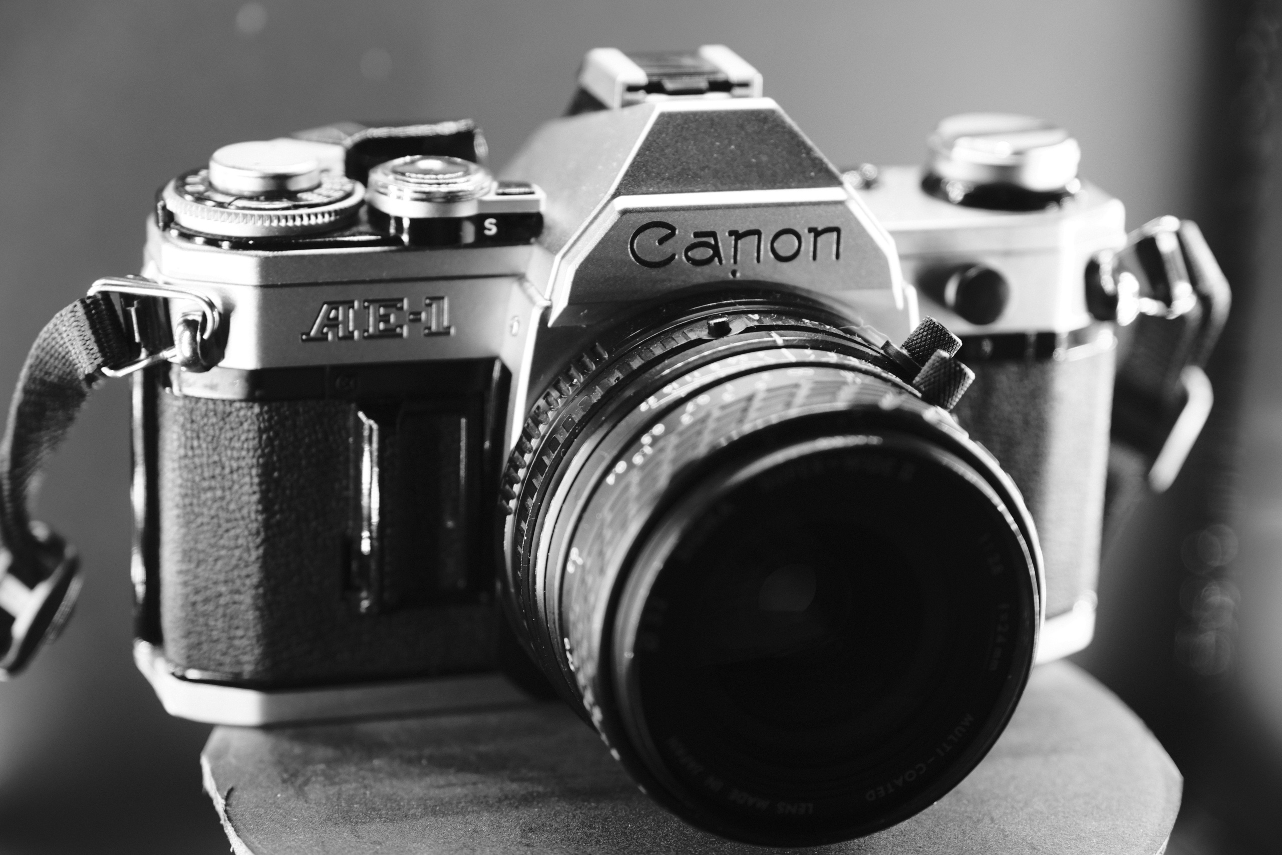 Film-vs-digital. Moscow street photography workshops and photo tourism