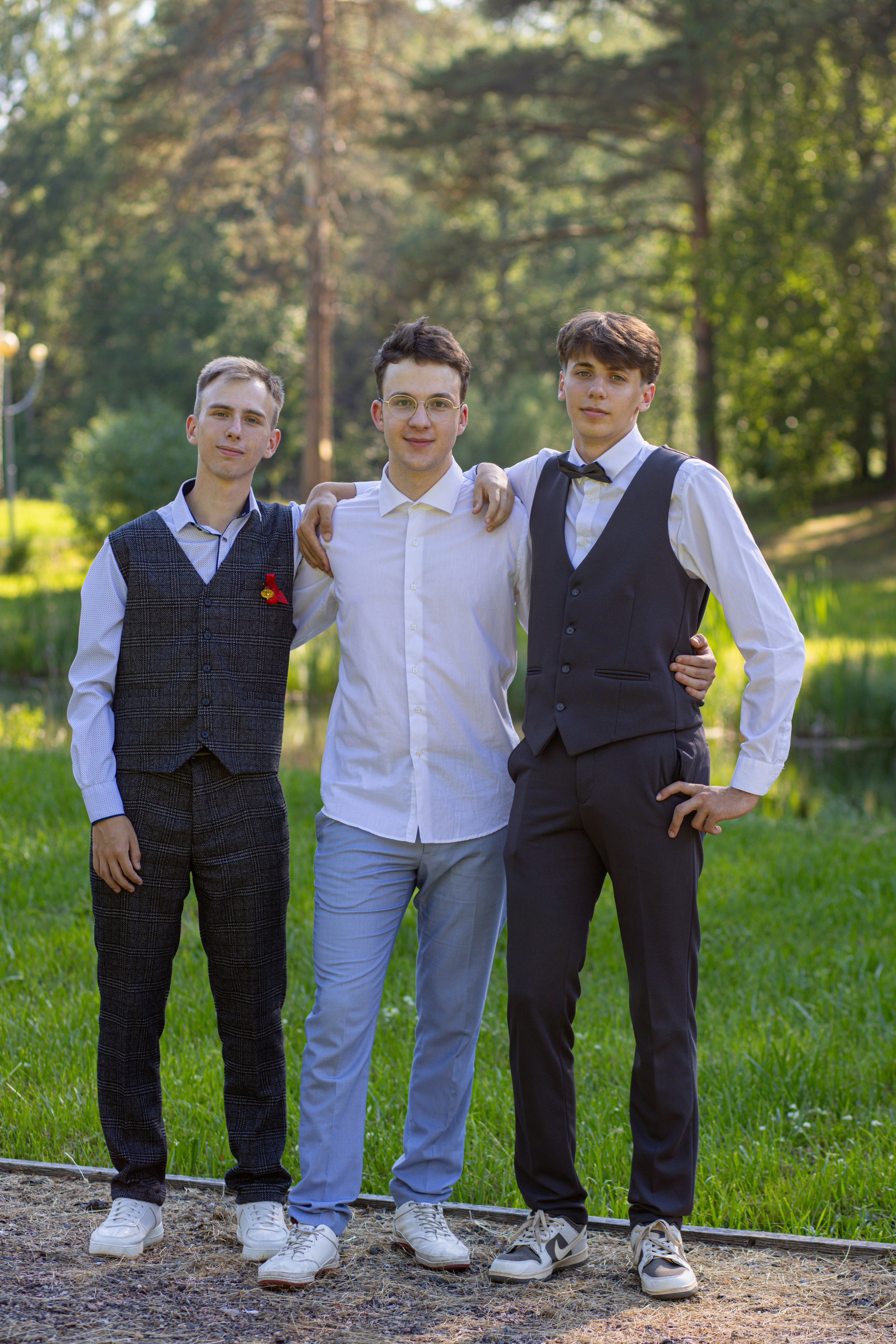 Фотосессия на выпускной. Школа № 12, 11 класс, 2024 г. Студия выпускных альбомов Остров