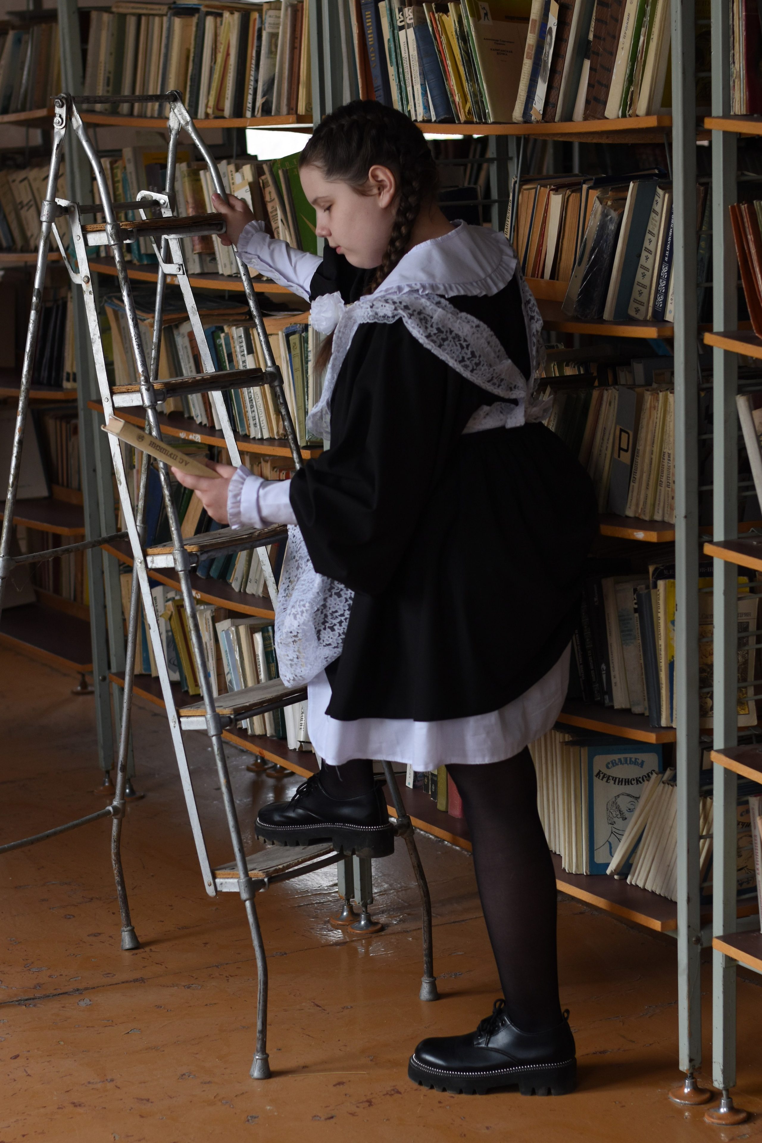 В школьной библиотеке. Детский и семейный фотограф Наталья Михалина