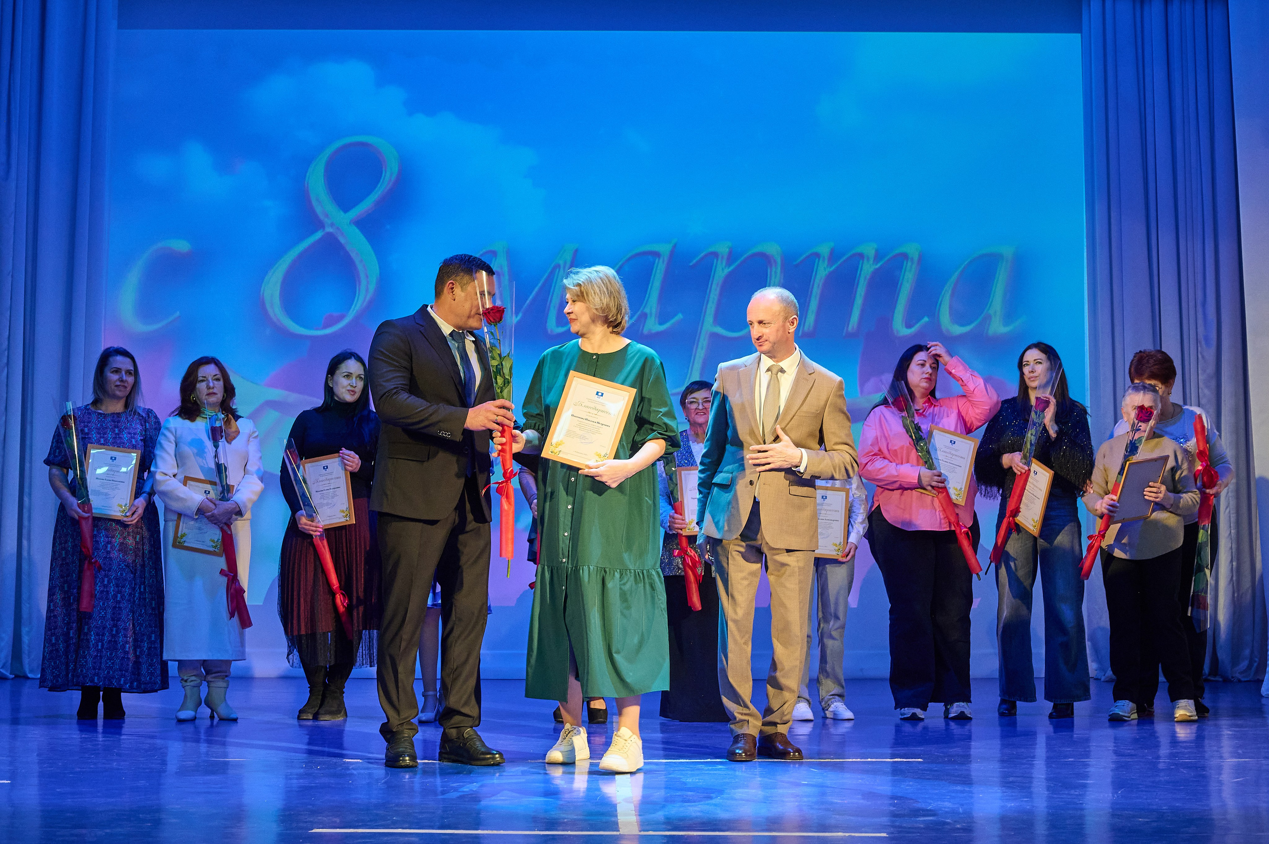 8 марта Марьина роща. Жизнь курорта Кабардинка в фотографиях