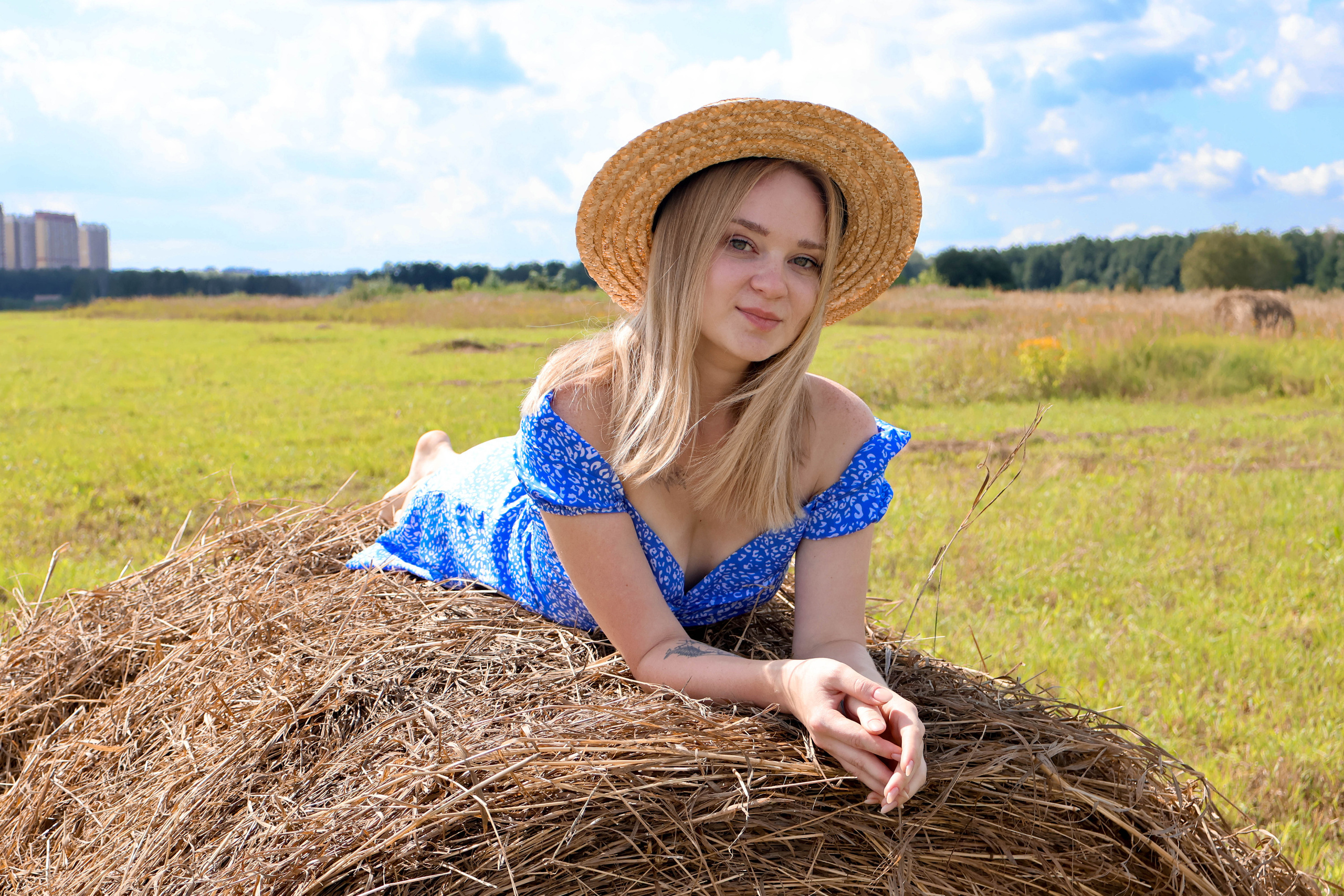 Фотосессия со стогами для Оли. Виктория Шишкова свадебный фотограф Москва и МО (Балашиха, Щелково)