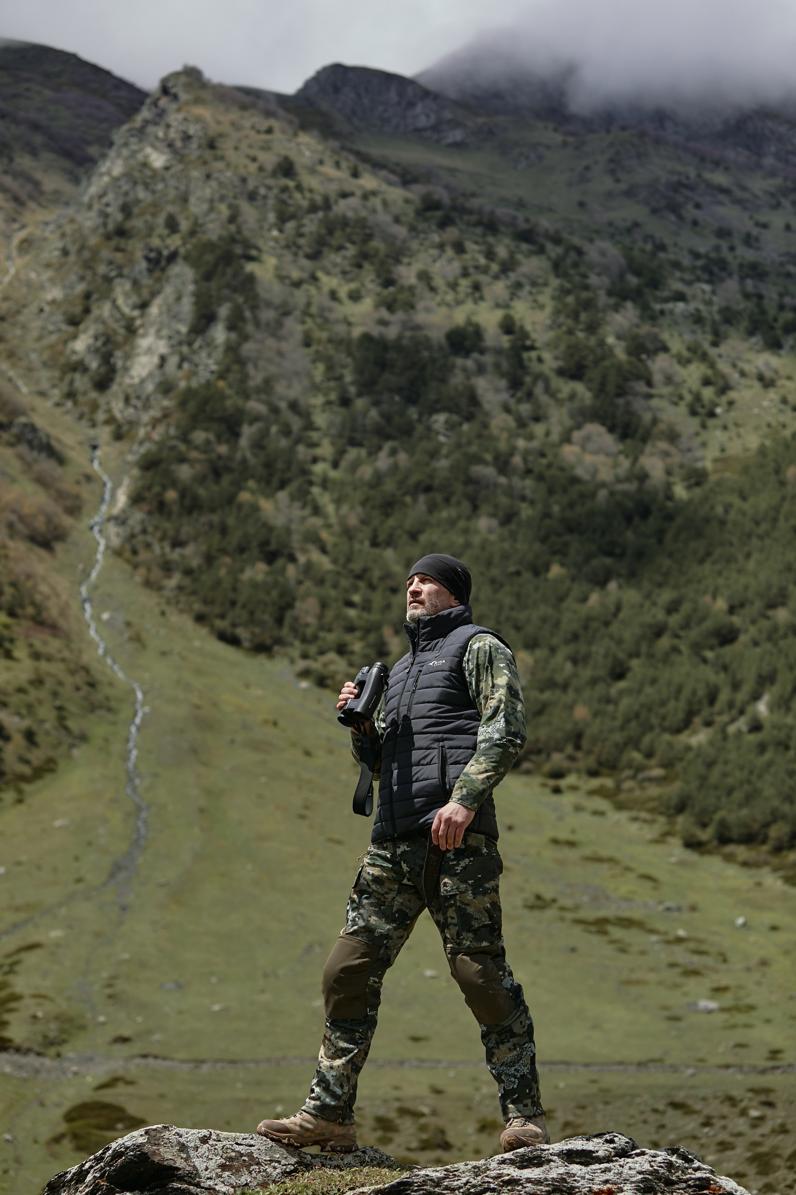 Съемка для бренда охотничьей одежды под ключ. Фотограф Продюсер в горах КБР / Москва Нальчик Горы