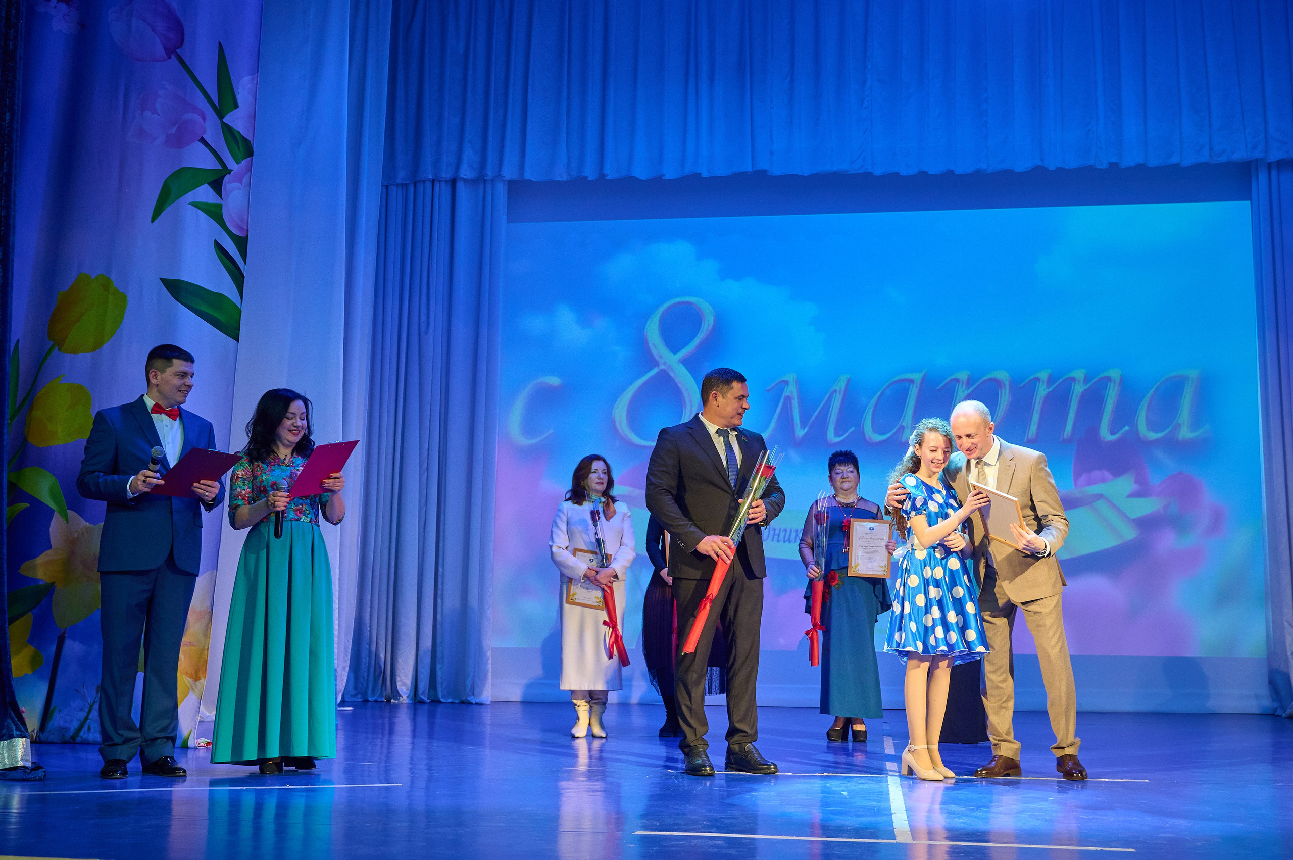 8 марта Марьина роща. Жизнь курорта Кабардинка в фотографиях