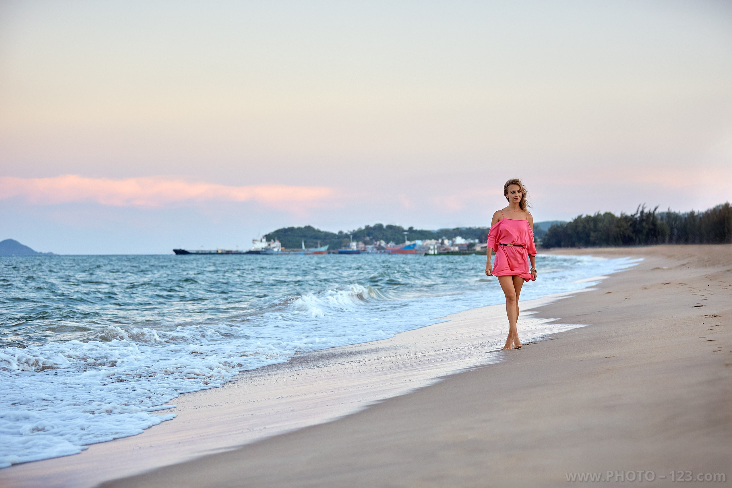 Golden light, natural elegance — Nha Trang portraits