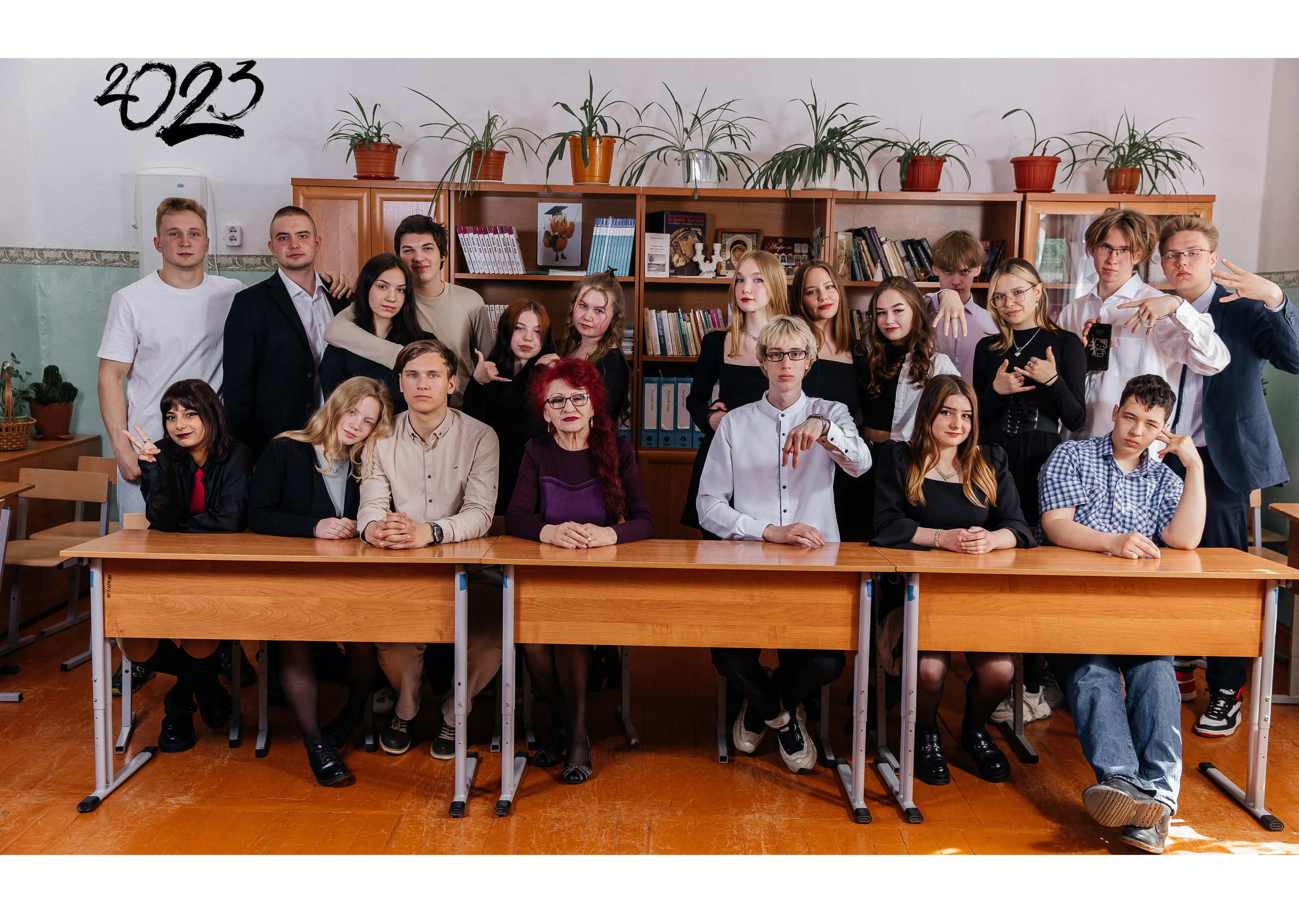 4-9-11 класс —СТАНДАРТ- Общая верстка, 5 разворотов. 20×30/ от 3200р. Фотограф Лодейное Поле Екатерина Герасимова в Санкт-Петербурге и Лен. области