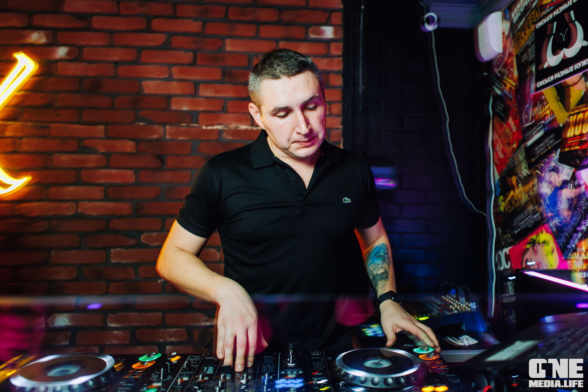 Фоторепортаж из бара XxxX. One Media Life: фоторепортажи, фотоотчеты с мероприятий и заведений