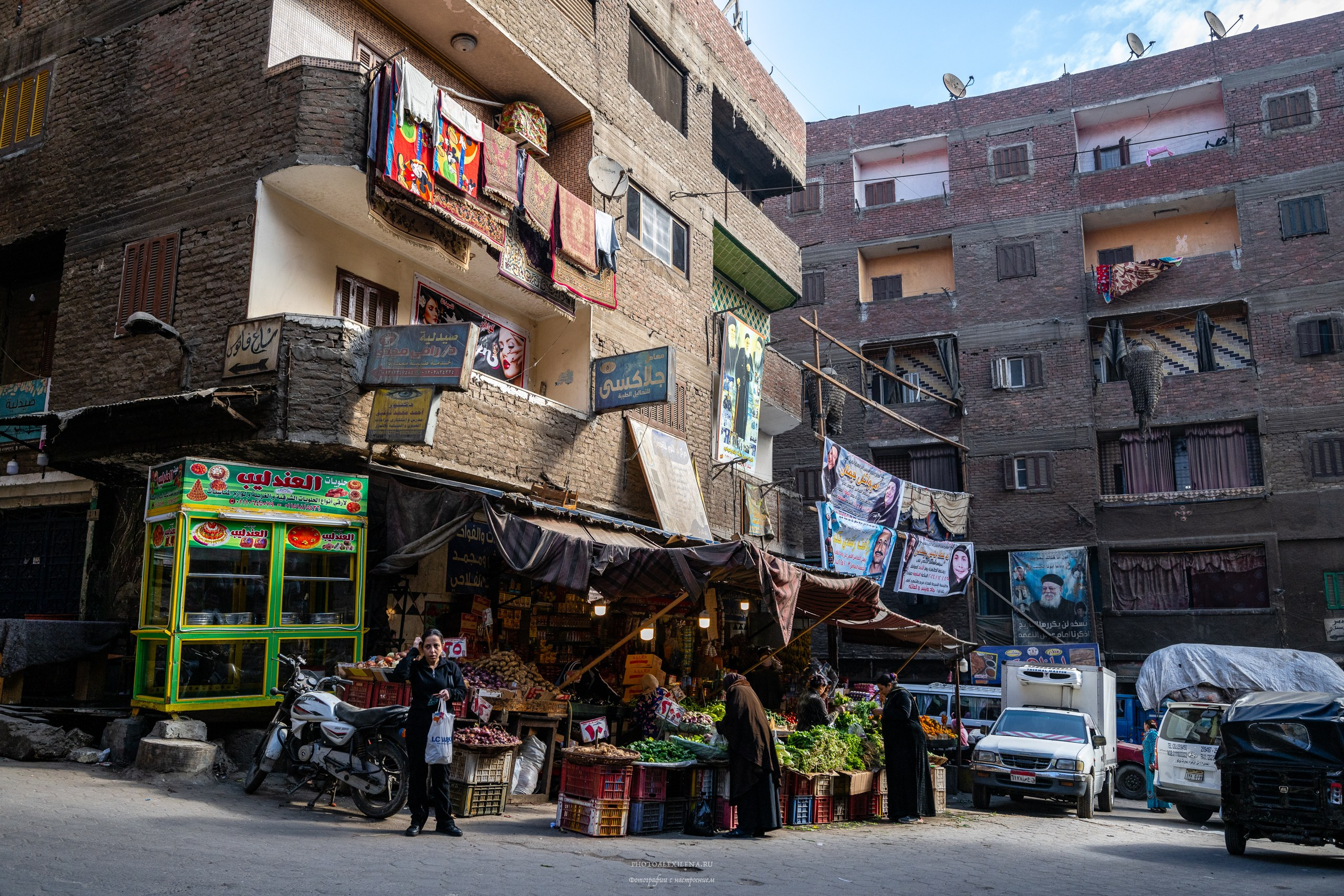 Пещерный монастырь и город мусорщиков. Авторские стильные фотокартины