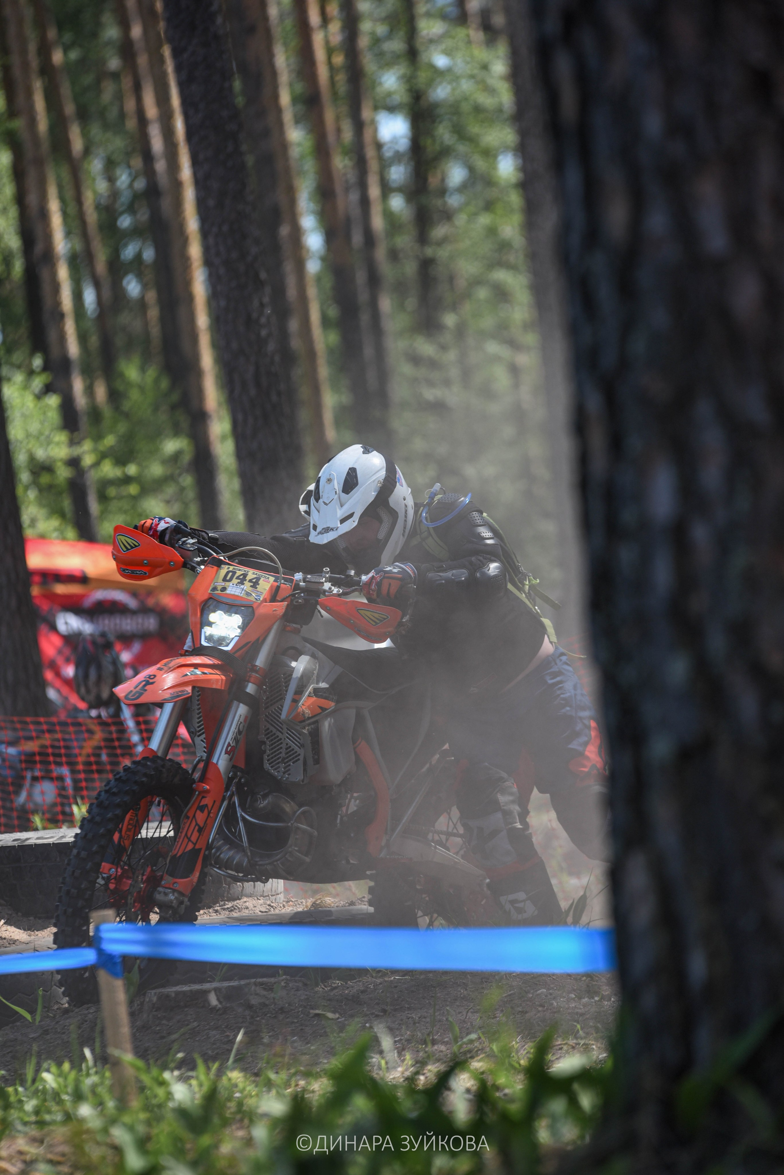 В поиске зацепа от ЭндуроБор. Мотофотограф в Нижнем Новгороде Динара Зуйкова