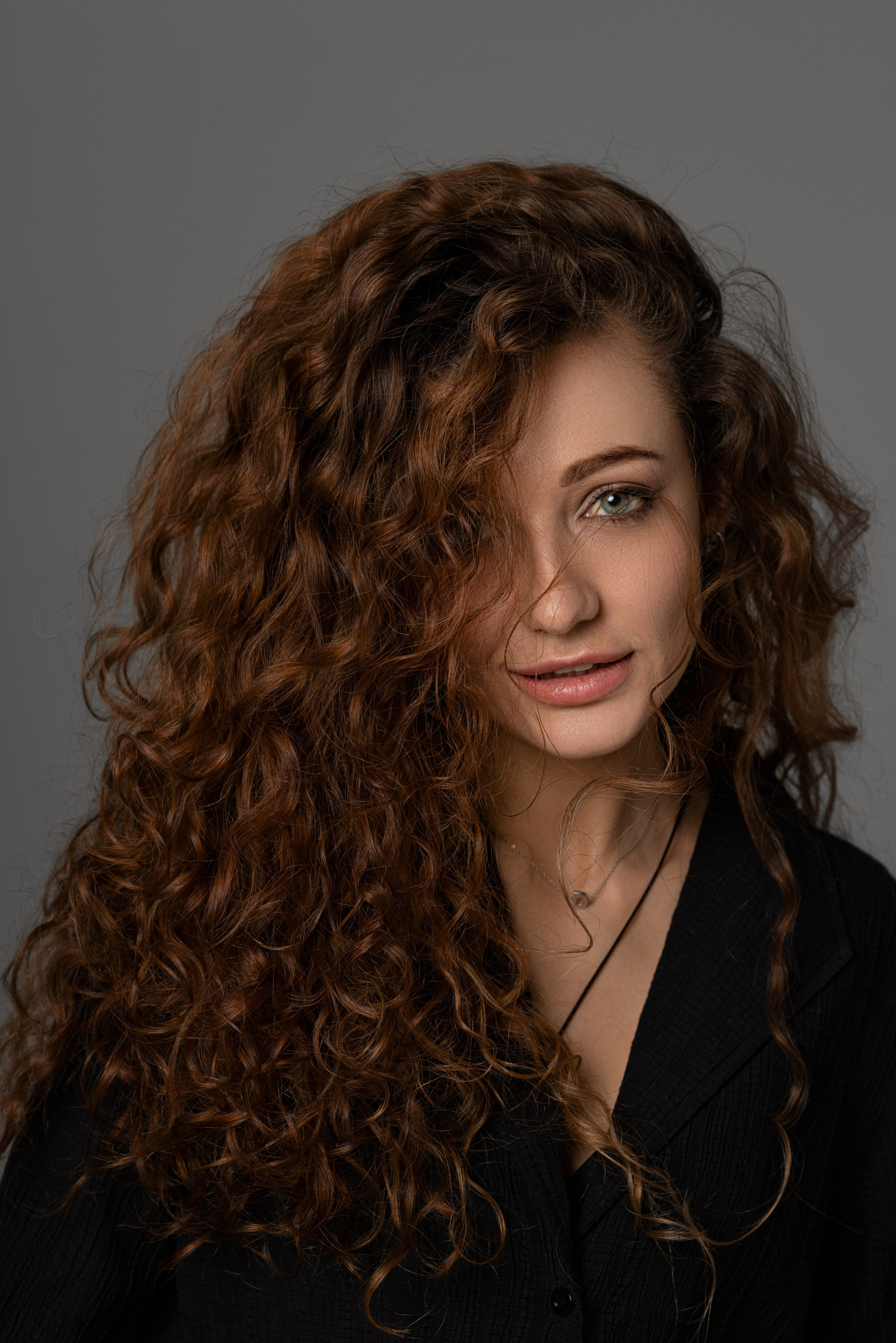 Студийная съемка на циклораме с испульсным светом с Дианой для «себя». Дмитрий Шульгин, портретный фотограф в Воронеже