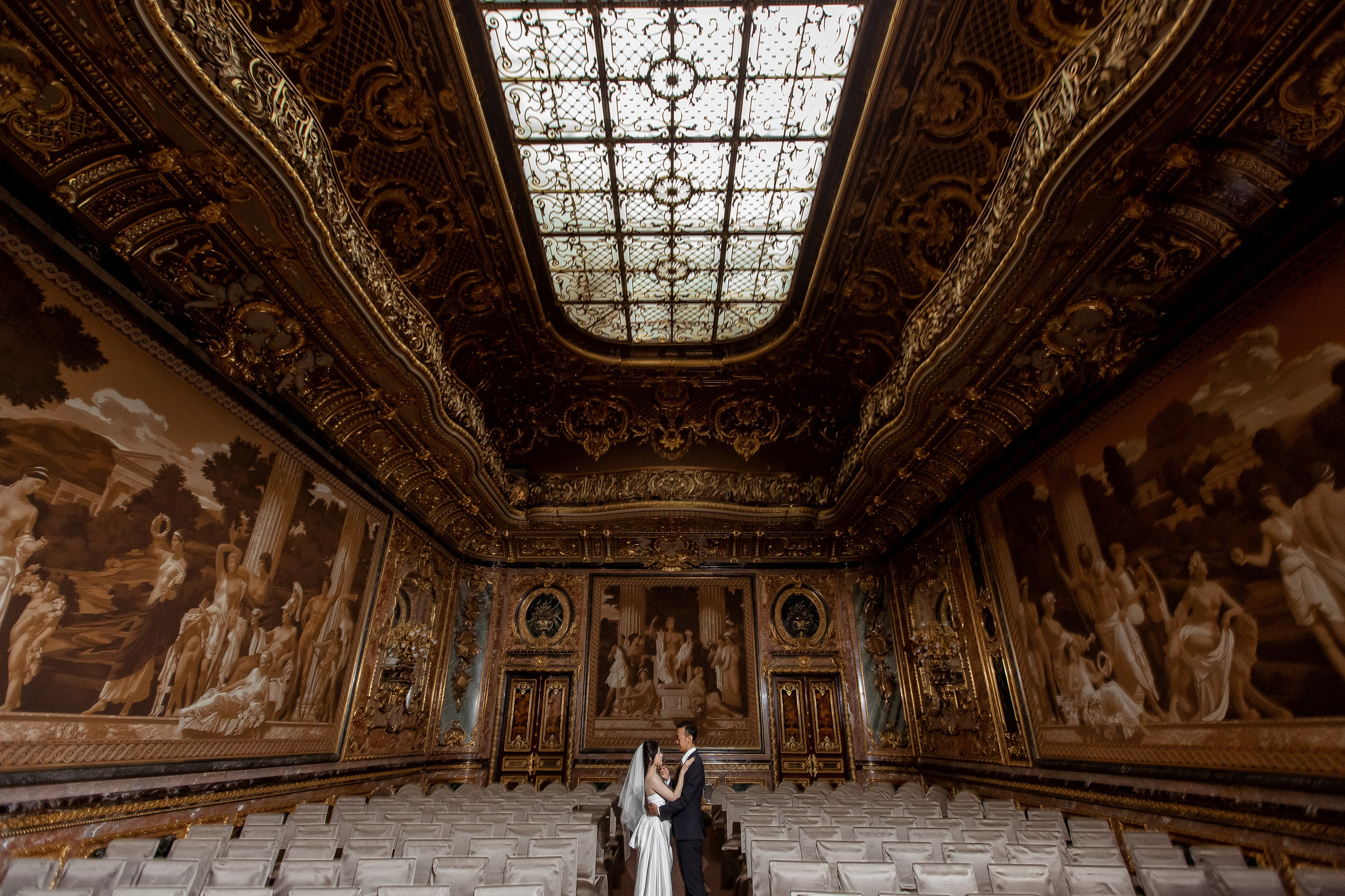 Свадебная фотосессия в Эрмитаже. Свадебный и семейный фотограф Алексей Аверин