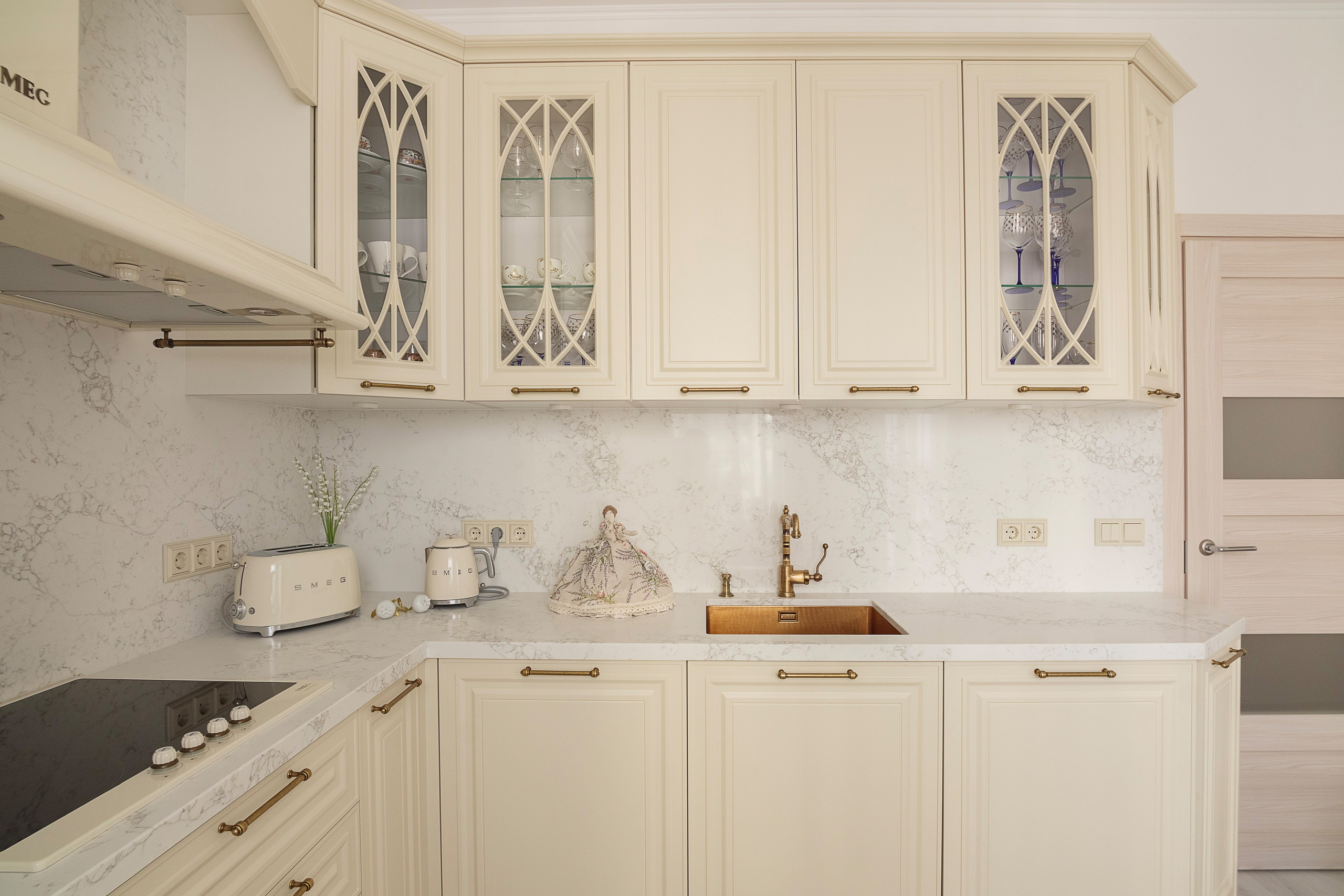 Фотограф интерьера, мебели и портрета в Санкт-Петербурге