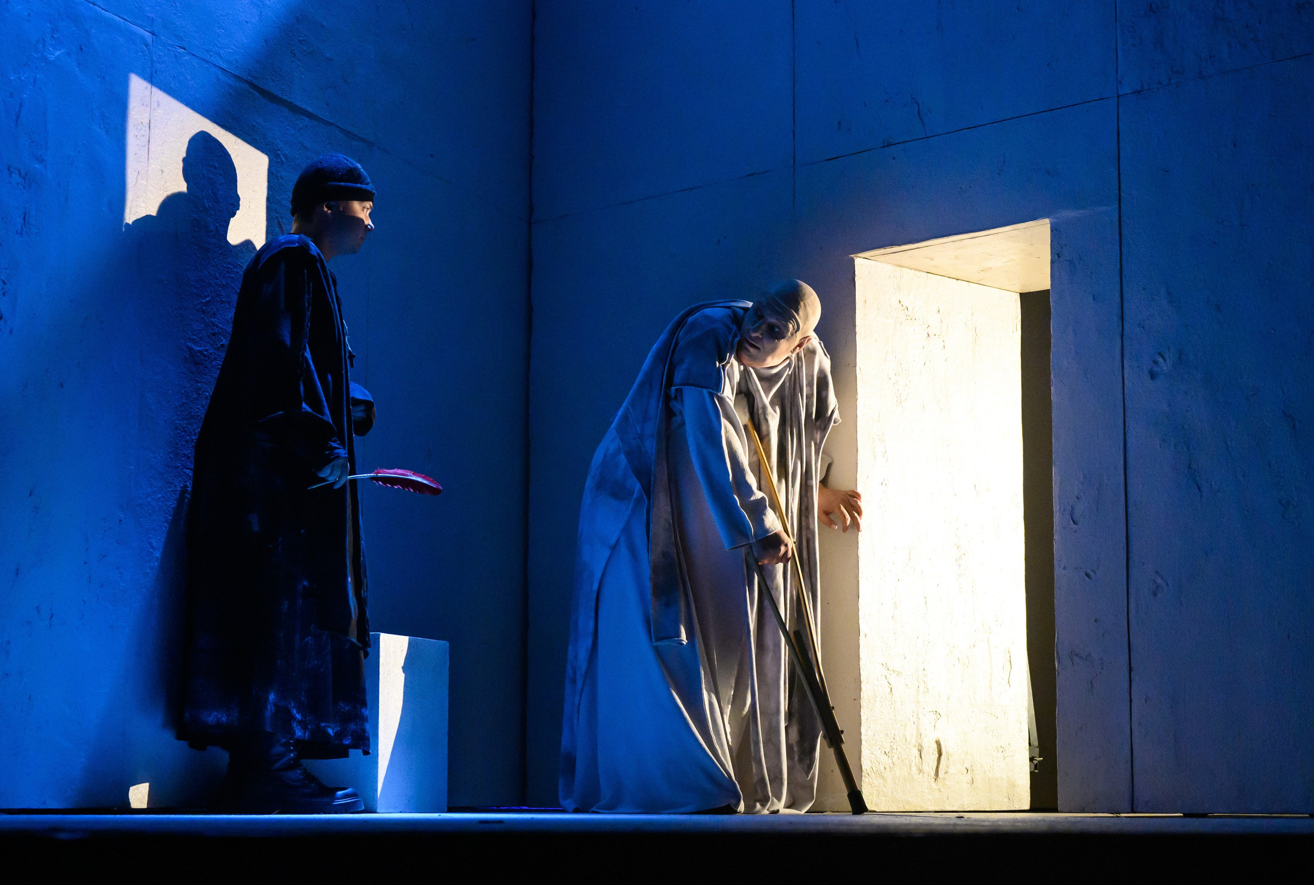 сцена из спектакля "Борис Годунов", Театр на Васильевском