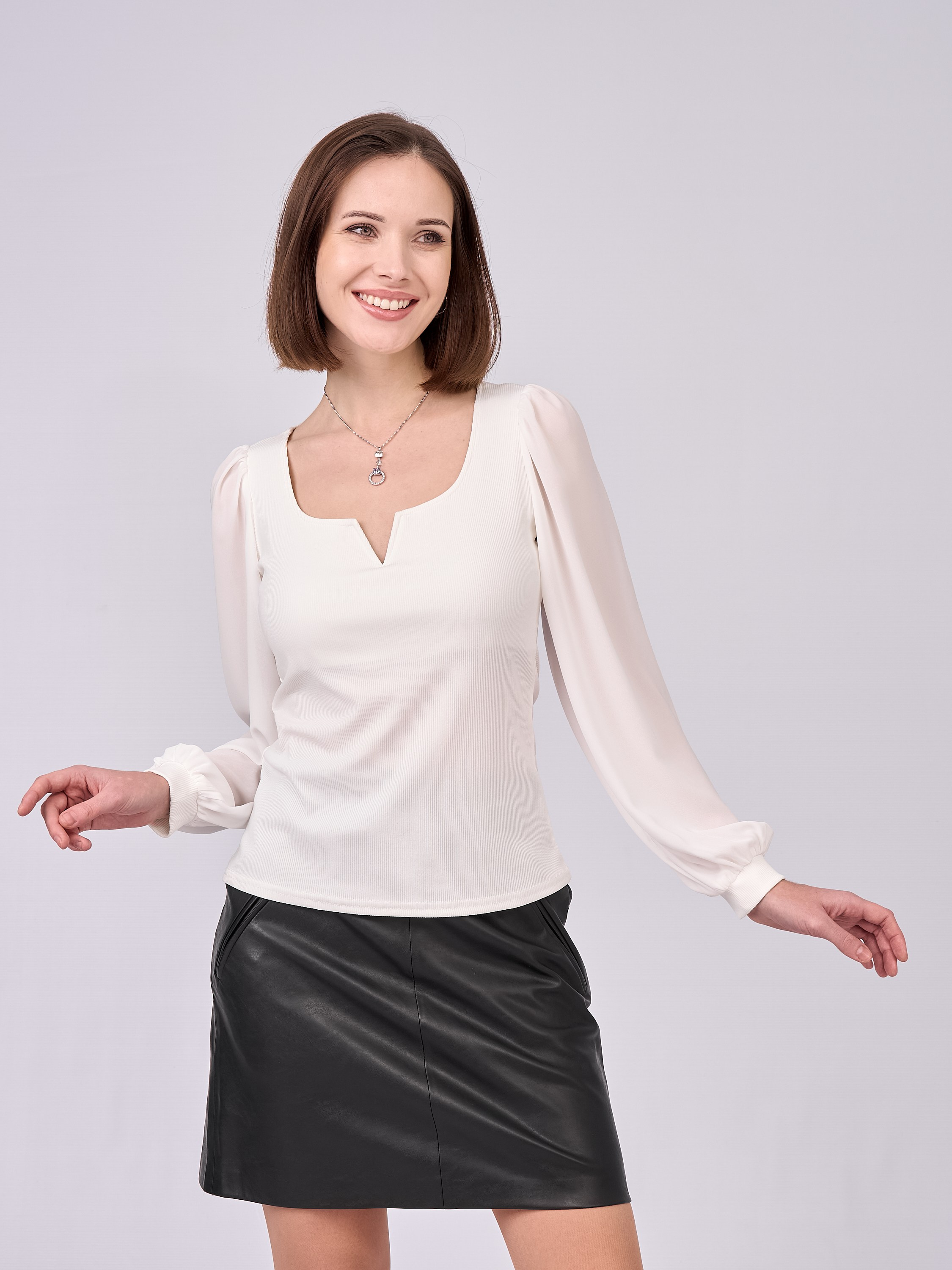 Фотосъёмка блузок на модели для Wildberries