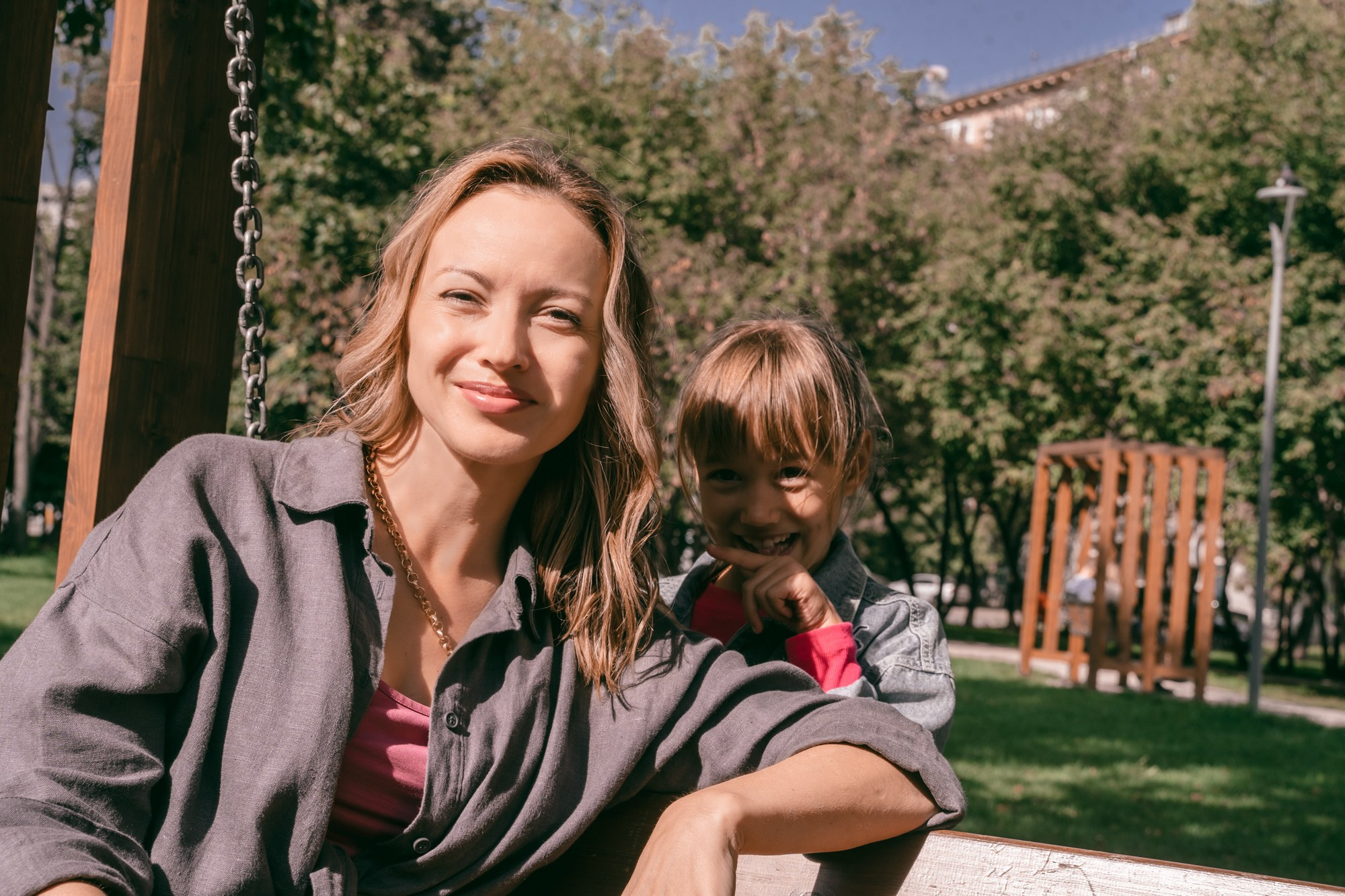 Мама и дочка-первоклассница, Виктория и Катя. Марина Маслак портретный, репортажный и семейный фотограф в Москве