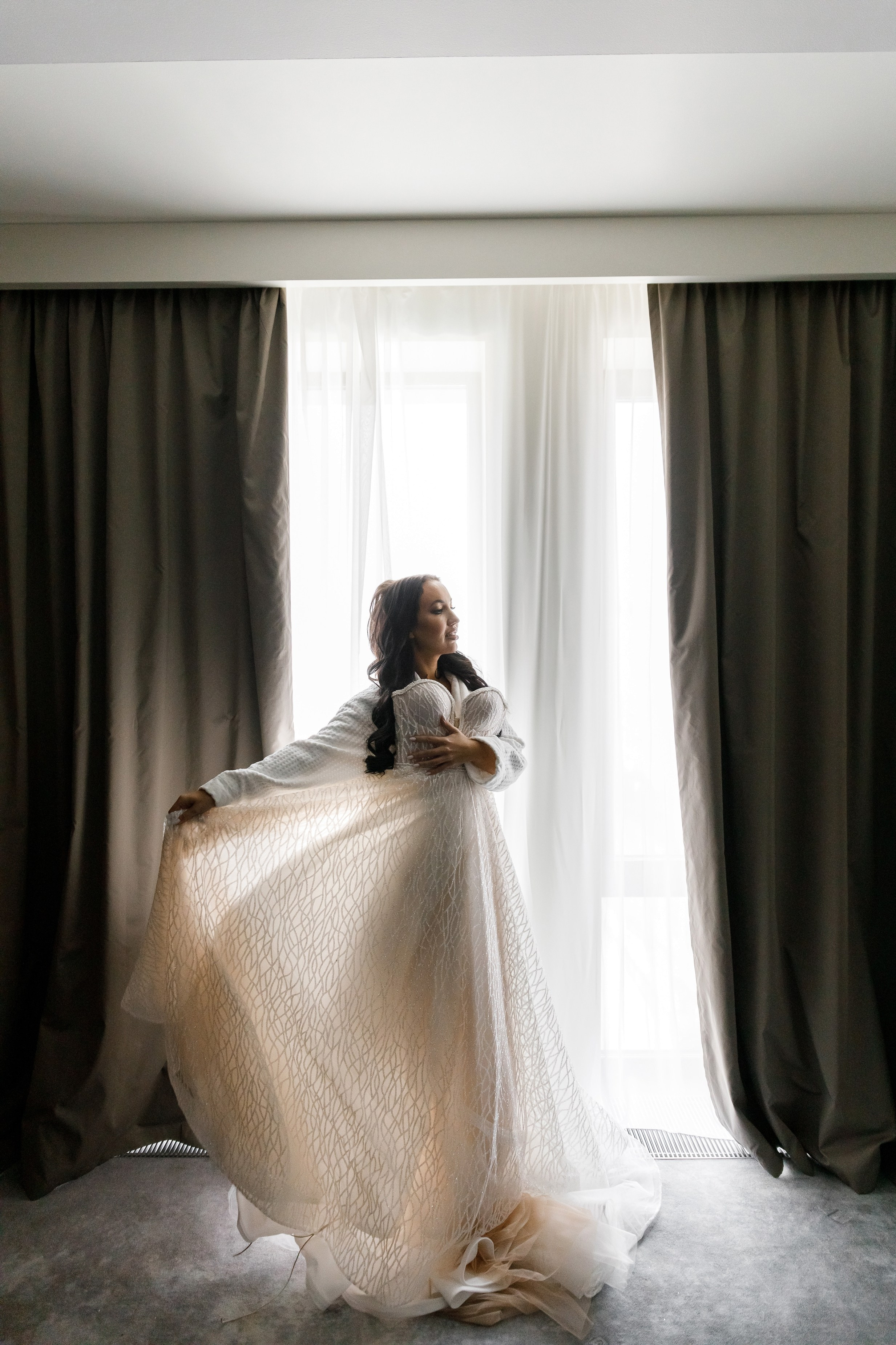 Свадебный организатор Ольга Гурьянова обсуждает план свадьбы с парой в Москве