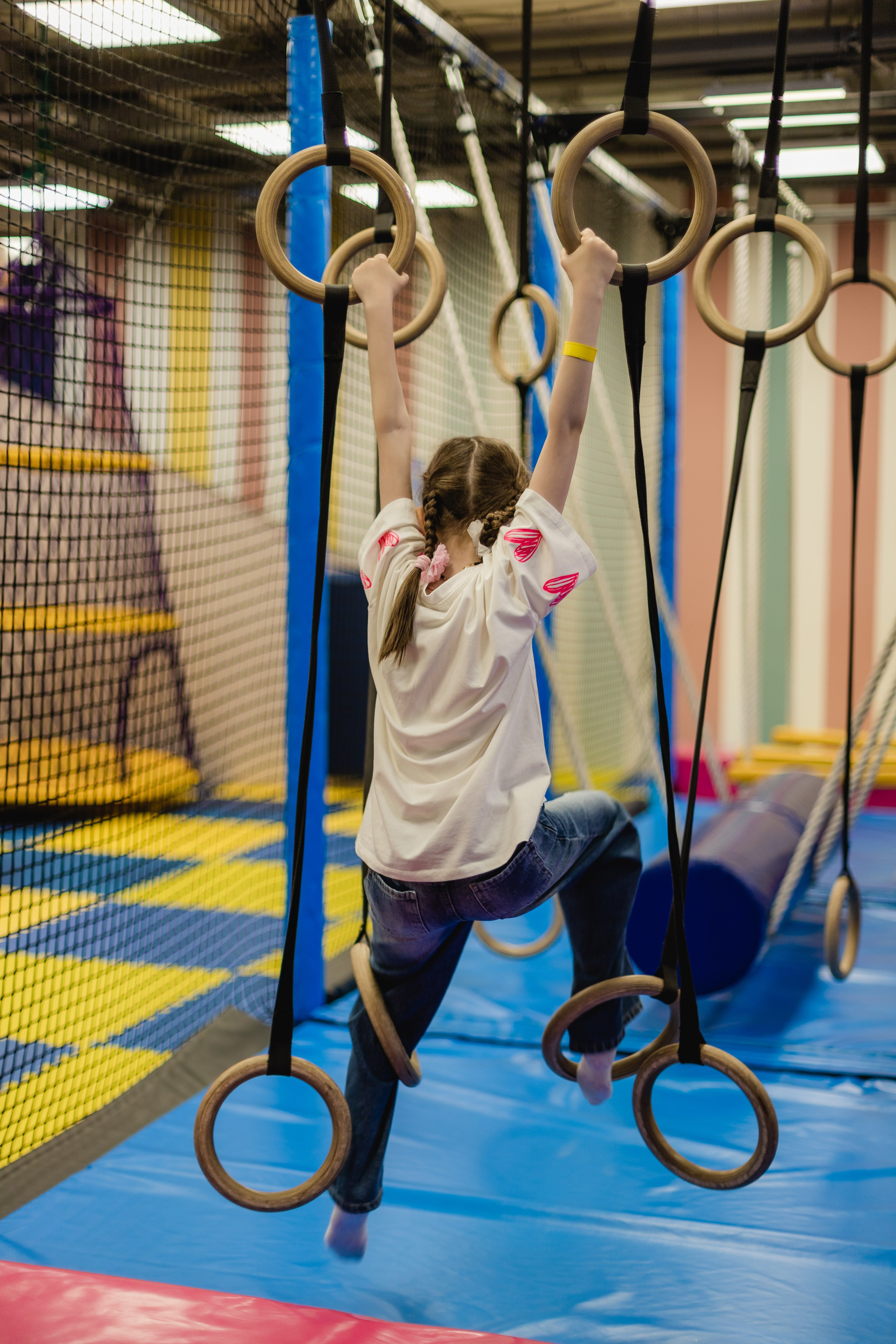 Мадина в цветущем парке. Семейный и детский фотограф в Хабаровске Алевтина Проскурякова