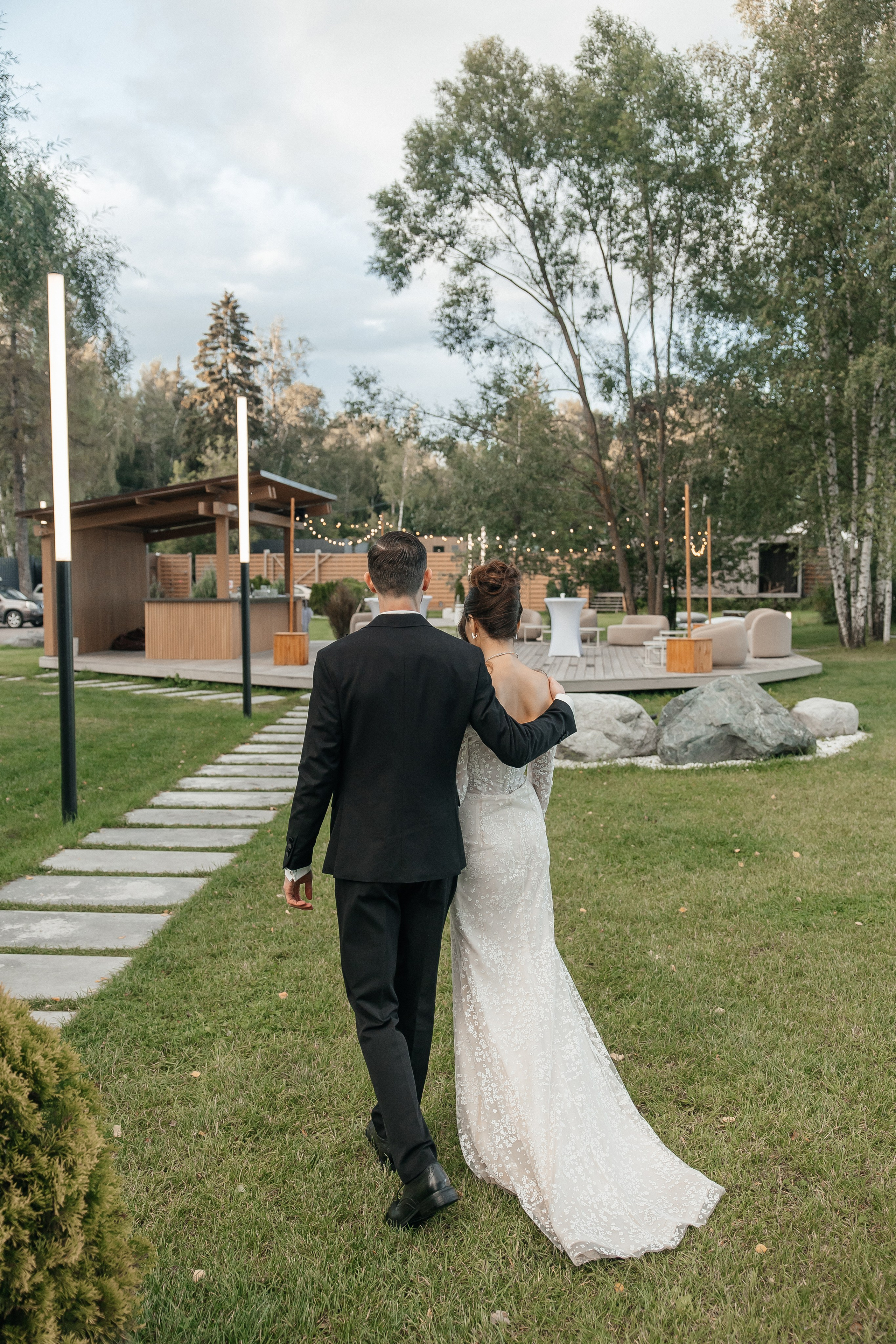 Свадебная фотосессия на площадке THE SUN LAKE VERANDA на озере Сенеж Солнечногорск