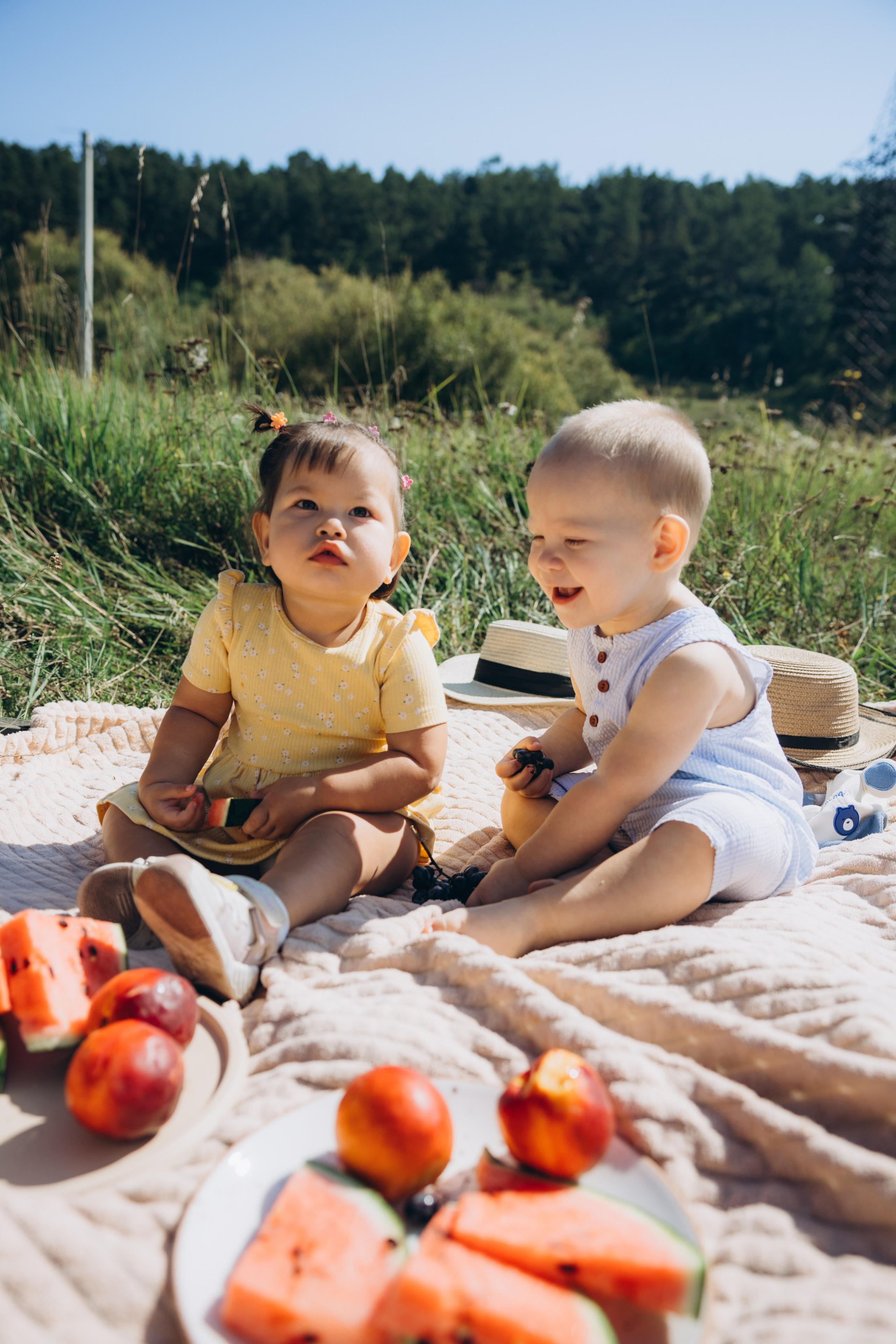 Семейная съёмка в поле. Свадебный, семейный фотограф в Иркутске Светлана Макаричева