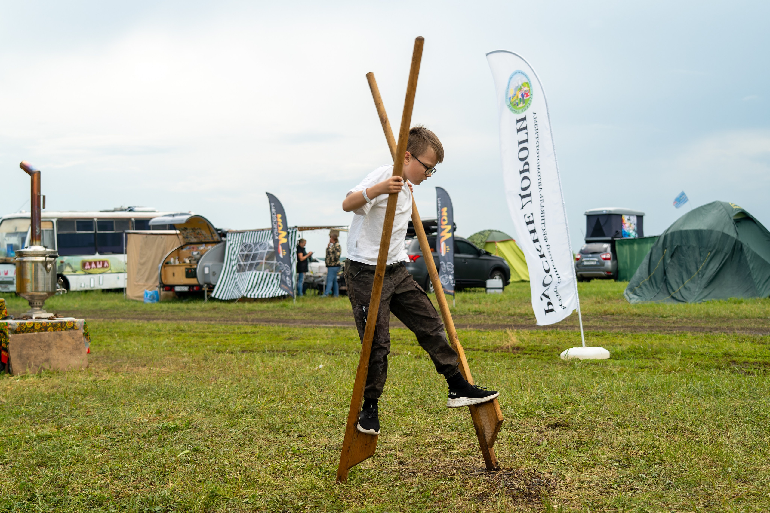 Фотограф на прогулочную фотосессии, фотосъёмка в парке, фотосессии в цветущем саду, студийные фотосессии. «Студия DRONAVT`s» — видеосъёмка и фотография г. Москва