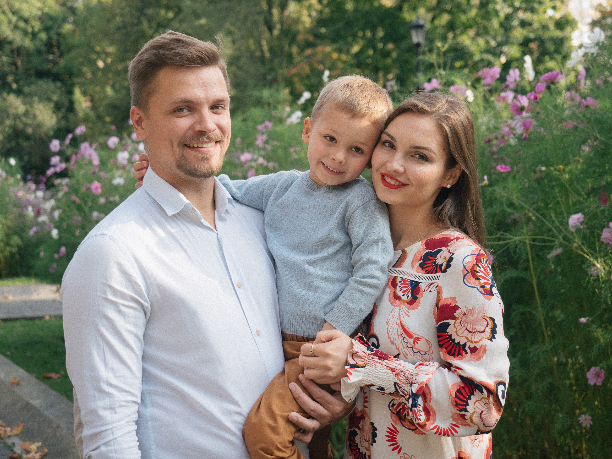 Безумие красок на др. Фотограф и создатель ИИ-контента — Алёна Орлова, Москва