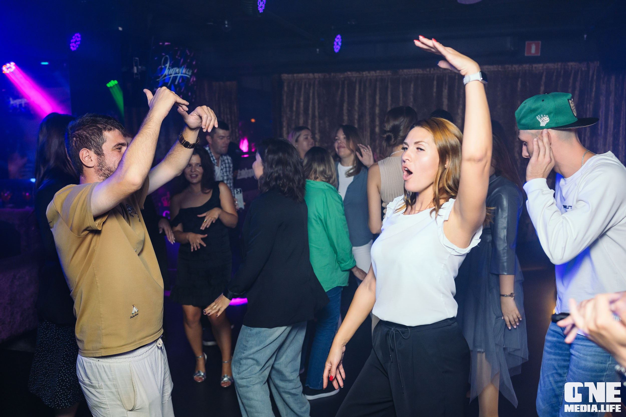 Фоторепортаж из караоке-клуба Эйфория. One Media Life: фоторепортажи, фотоотчеты с мероприятий и заведений