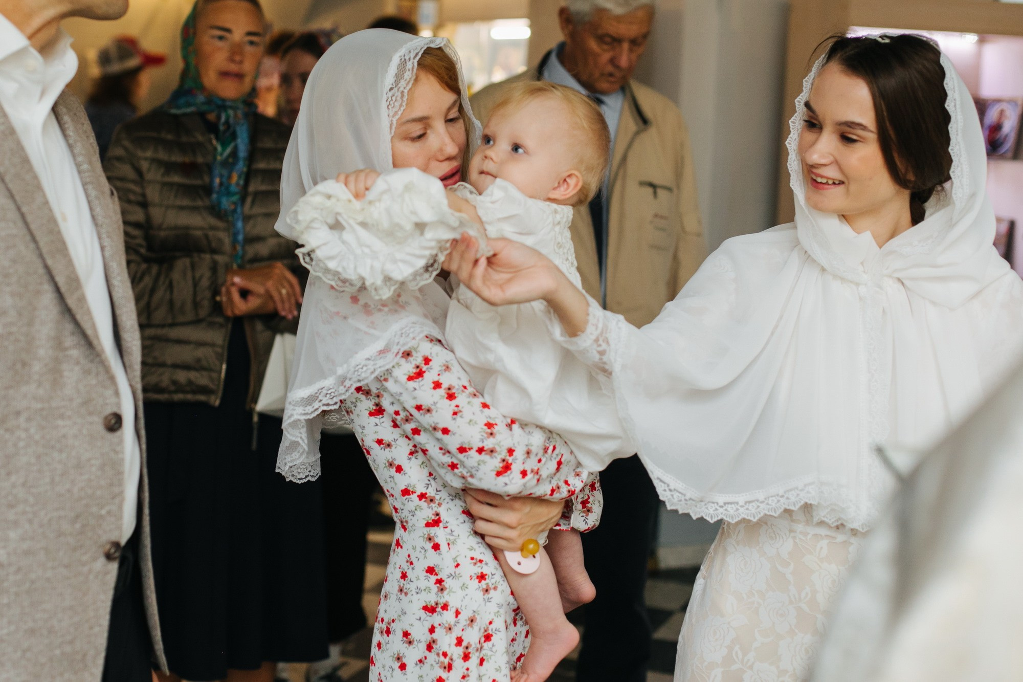 Крещение ребенка Церковь Трёх Святителей СПб, где крестить на ваське, стоимость крещения 2024, лучшие храмы церкви для крещения, стоимость крестин, как записаться на крещение