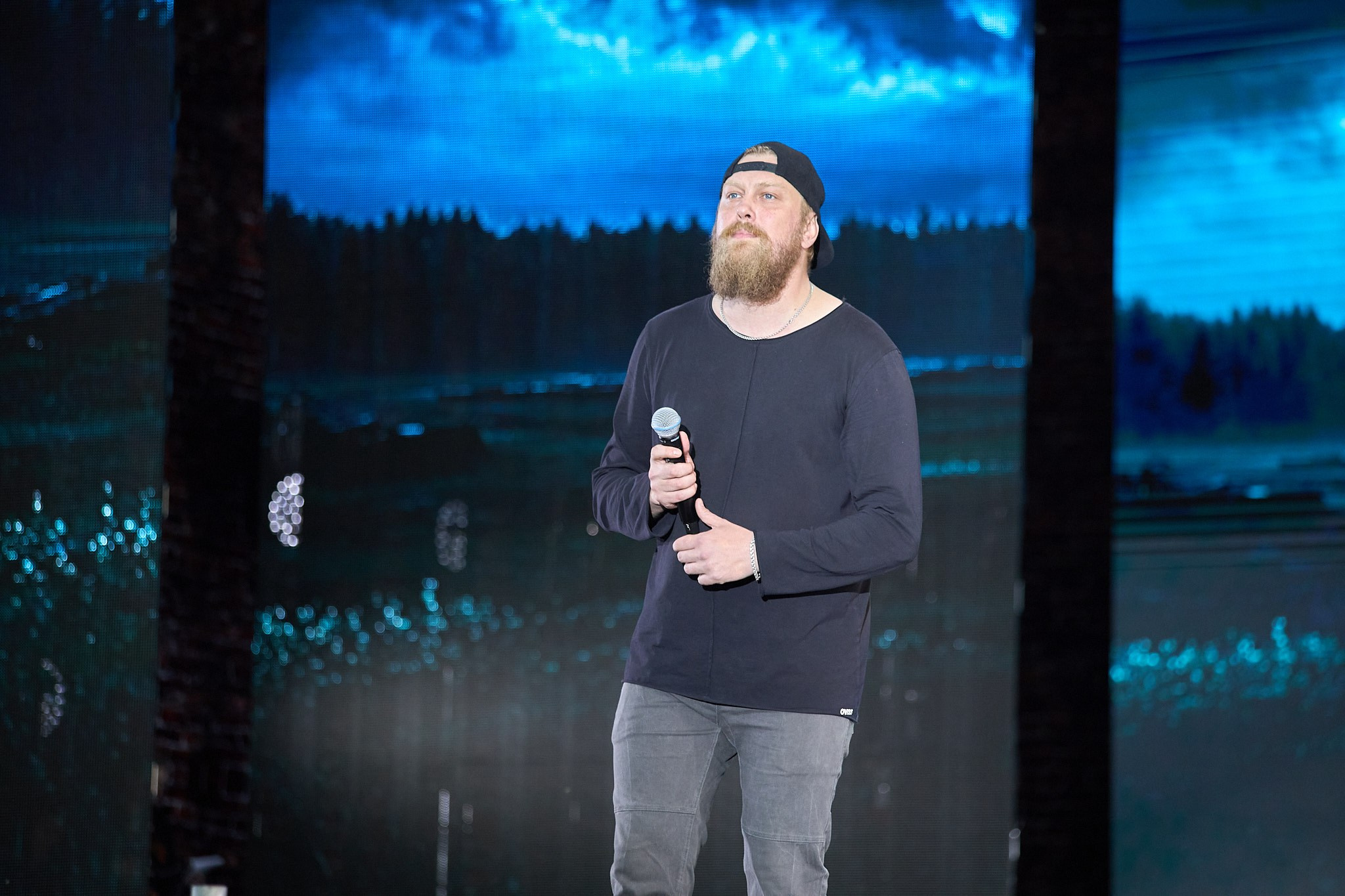 Концерт 9 мая 2025 года на соборной площади. Фотограф Омск | Александр Вандеров