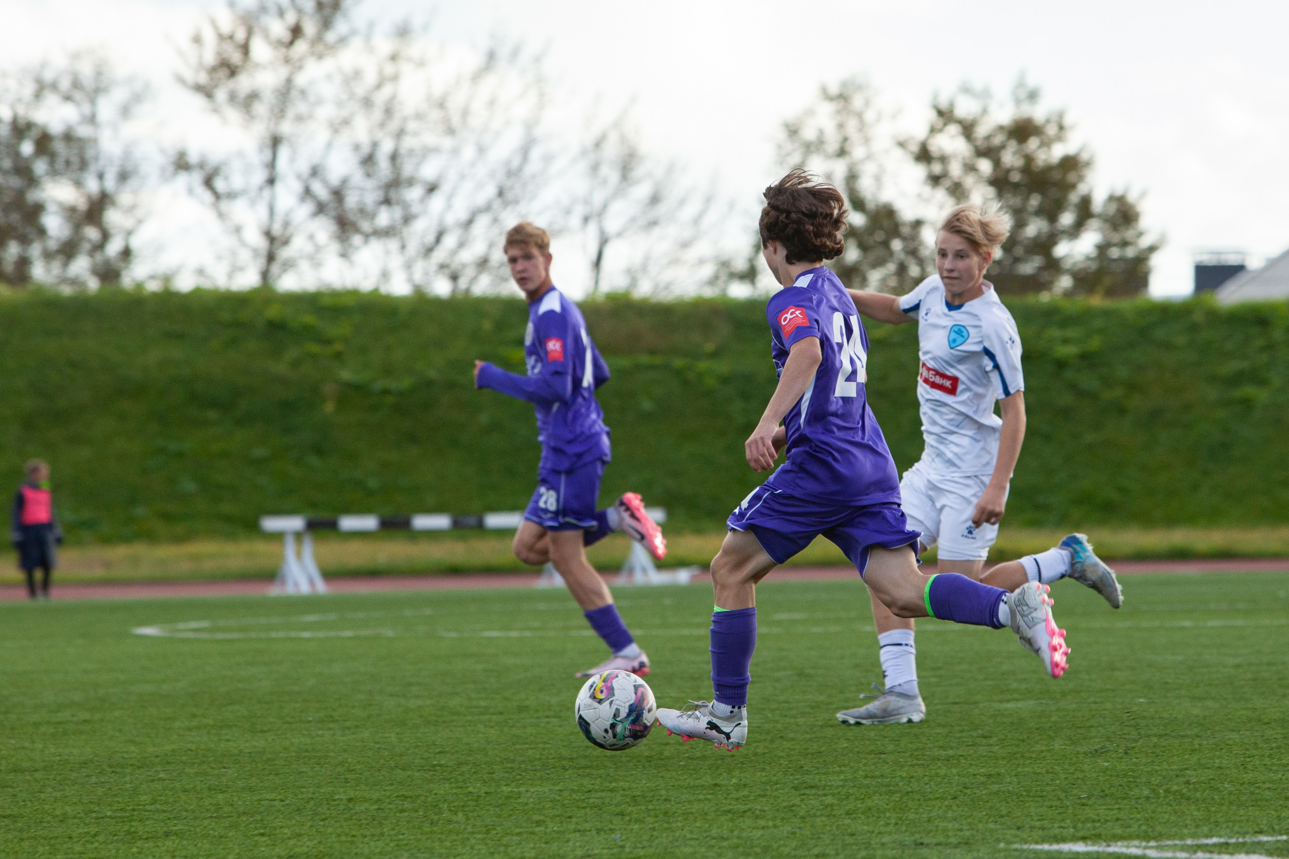 Матч юношеской футбольной лиги между командами СШ «Сахалин» и «СШОР № 1» (Комсомольск-на-Амуре). Кутузов Евгений Фотограф в Южно-Сахалинске