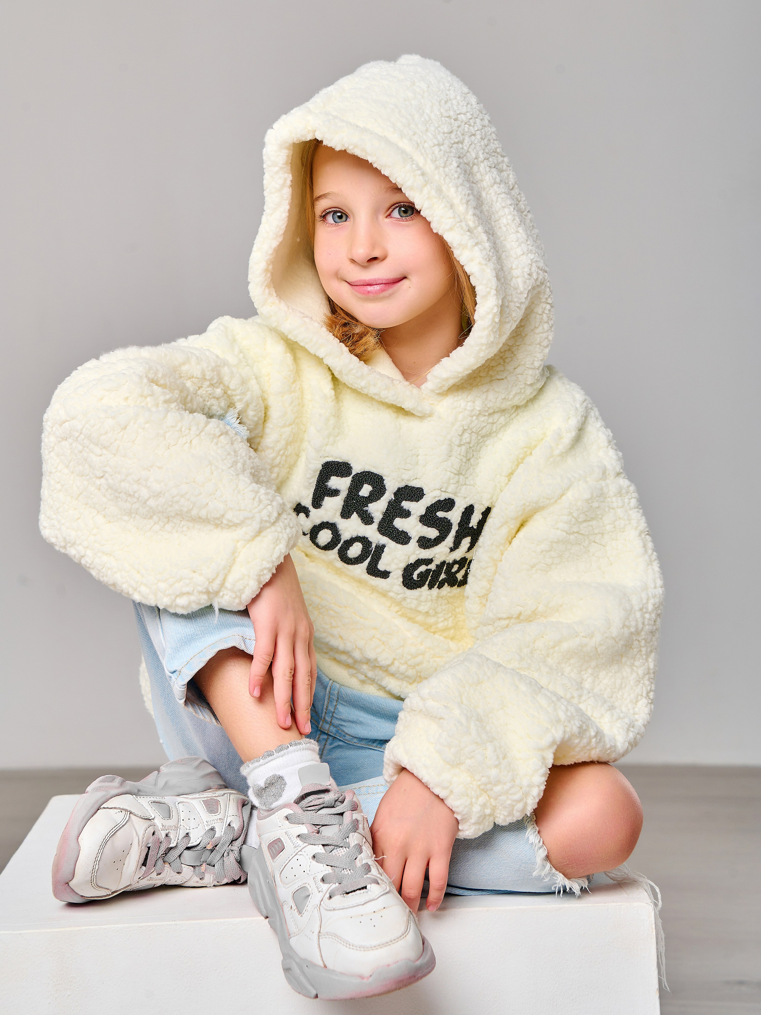 Съемка детских толстовок для маркетплейса. Контент фотограф для бизнеса и маркет-плейсов