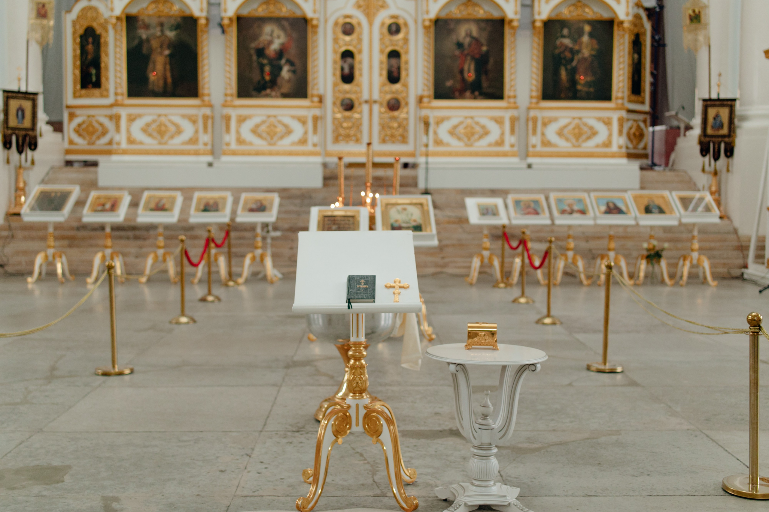 где провести Крещение ребенка в Смольном соборе СПб, лучший храм для Крещение ребенка в Смольном соборе СПб, где креститься питер, лучший собор, церковь для крещения, сколько стоит крещение спб, фотограф на крещение, намоленный храм