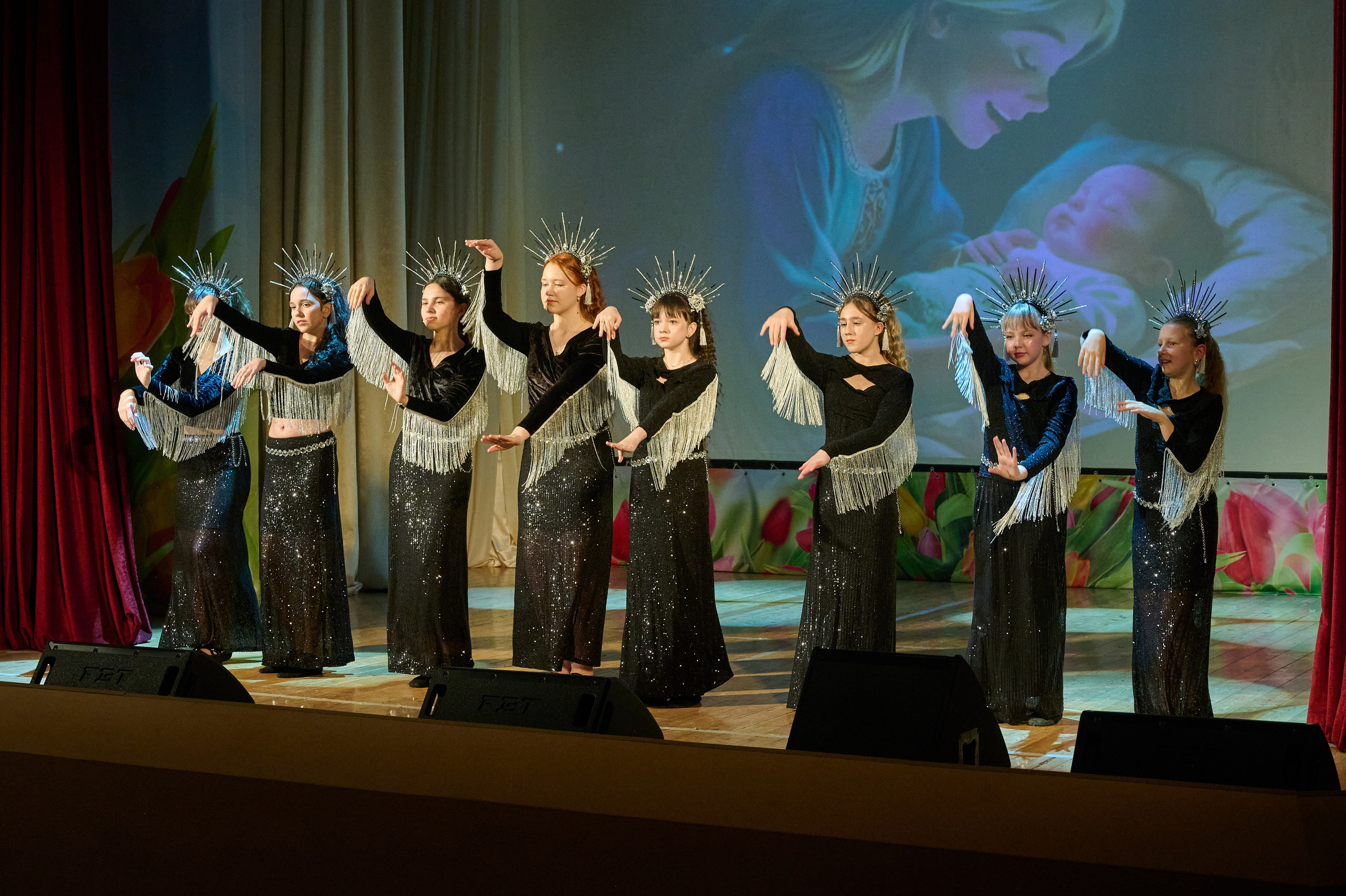 8 марта ДК Кабардинка. Жизнь курорта Кабардинка в фотографиях