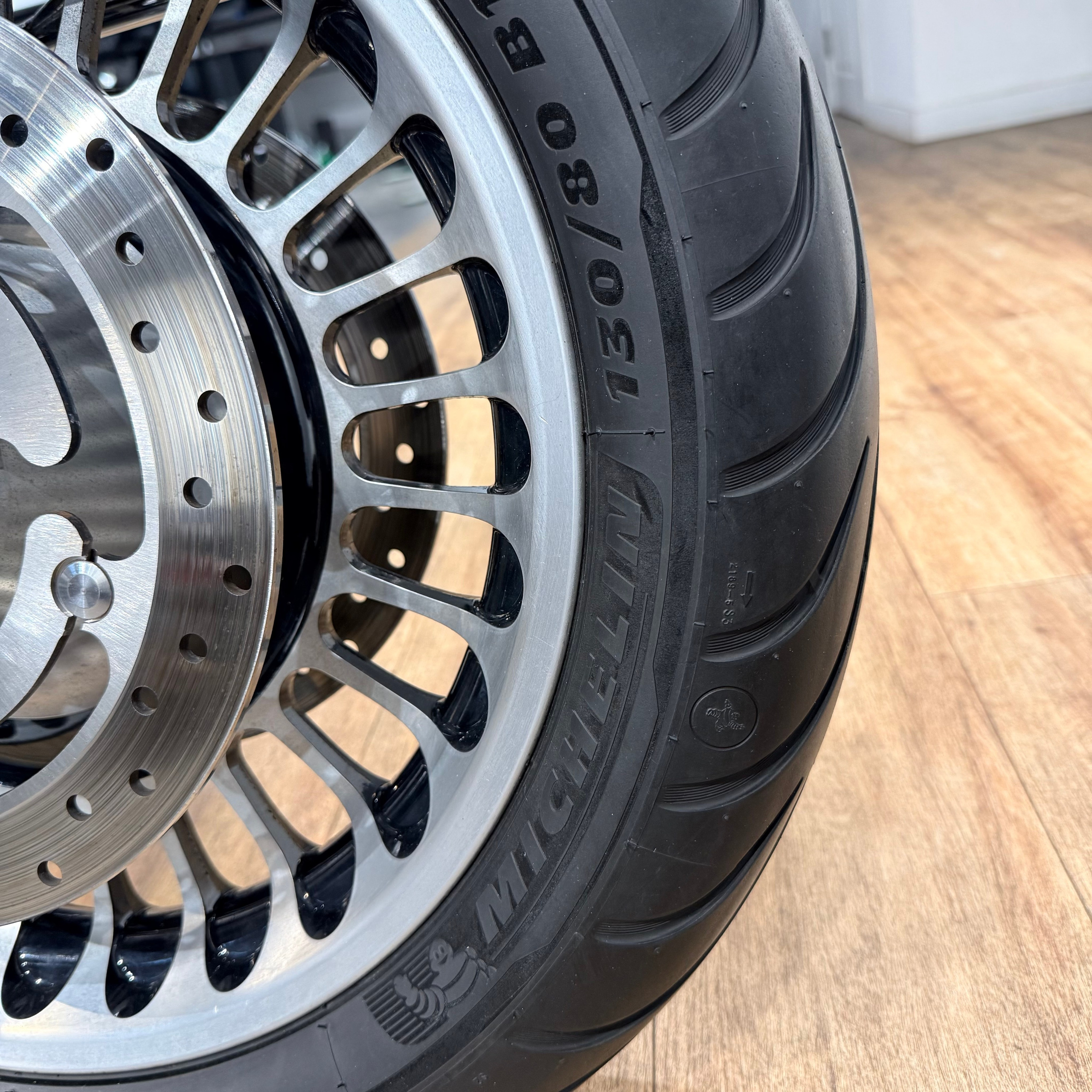 2008 Electra Glide Black Pearl ABS (VIN *5HD*8999). Hello Davidson, Москва. Только хорошие мотоциклы…