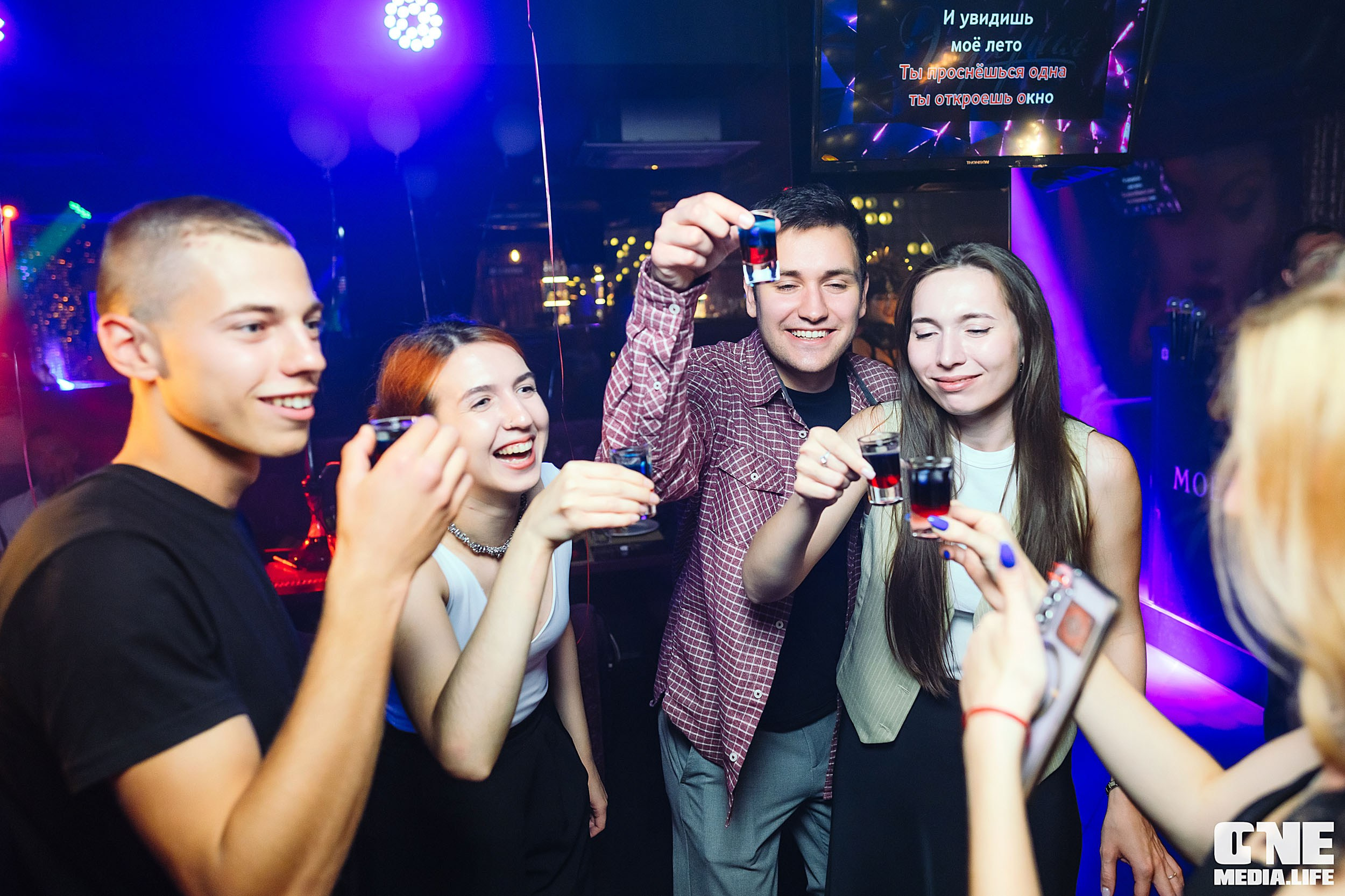Фоторепортаж из караоке-клуба Эйфория. One Media Life: фоторепортажи, фотоотчеты с мероприятий и заведений
