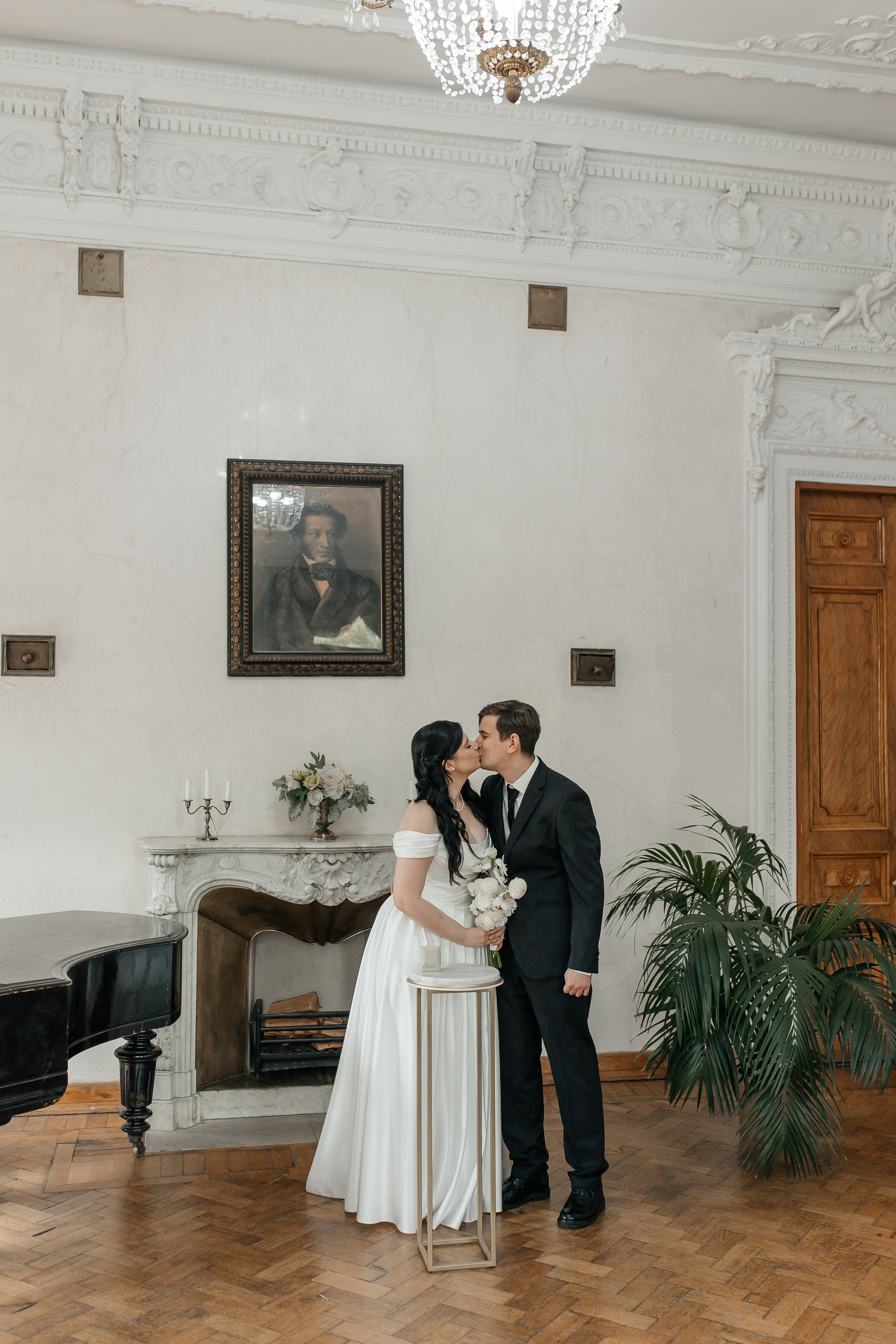 Регистрация брака в библиотеке читальне пушкина. Свадебный фотограф в Москве Дарья Олендарёва