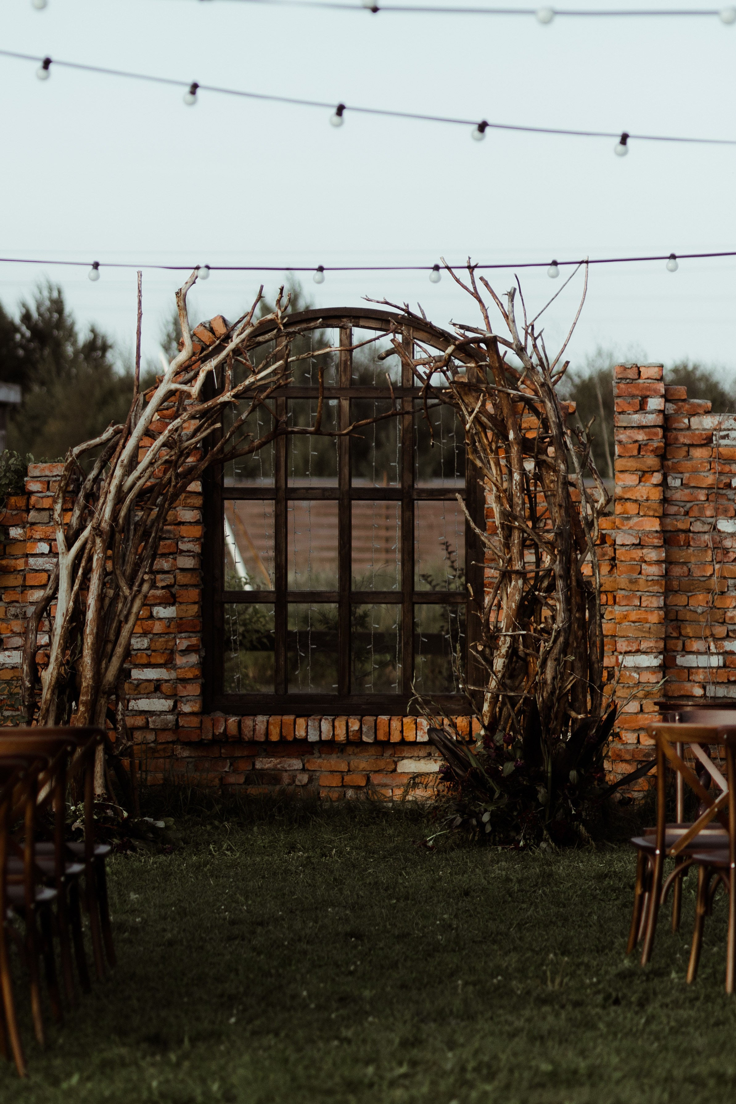 Разрушенная стена. Локация для церемонии ифотосессии. Свадебная площадка РАНЧО