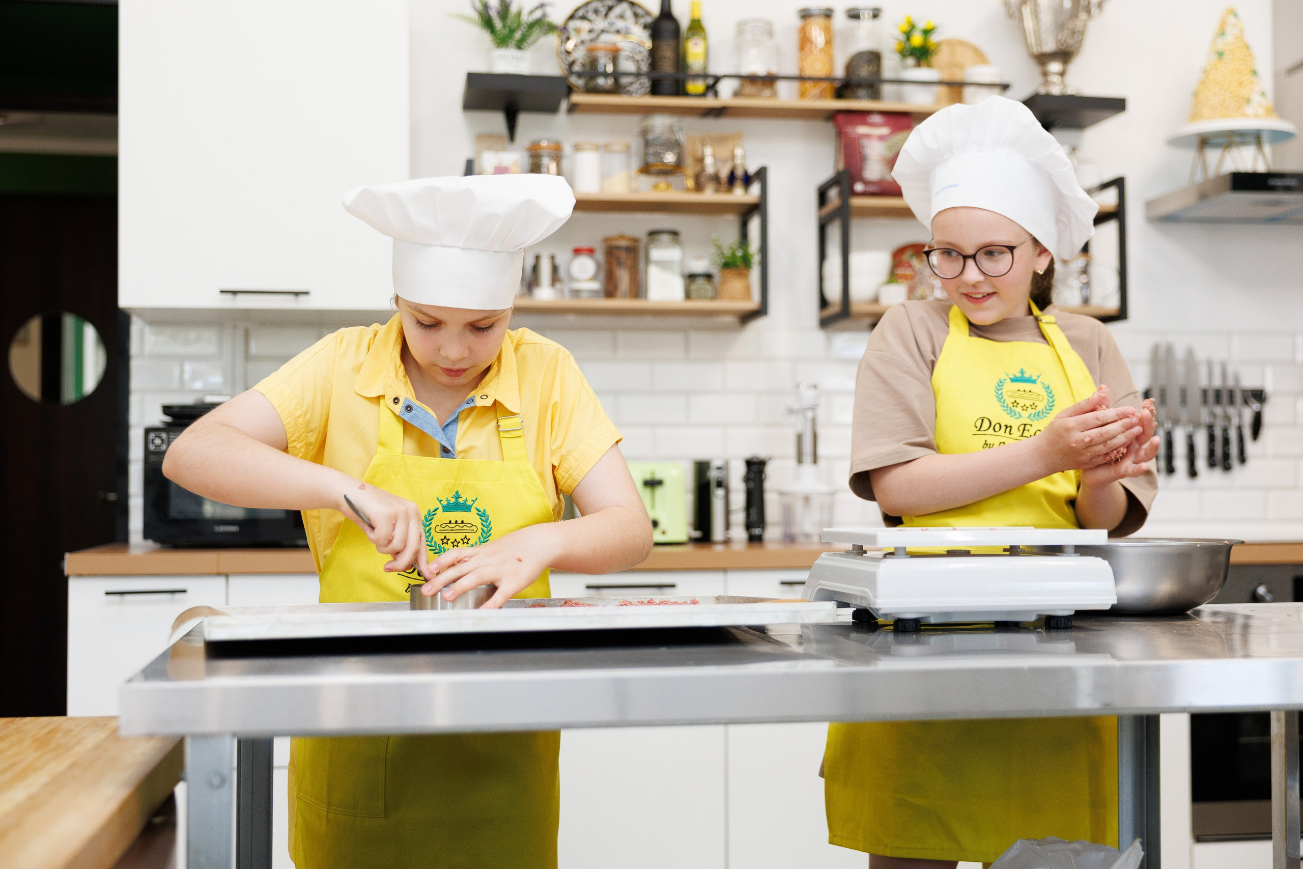 10-летие Арины — детский день рождения в формате кулинарного мастер-класса