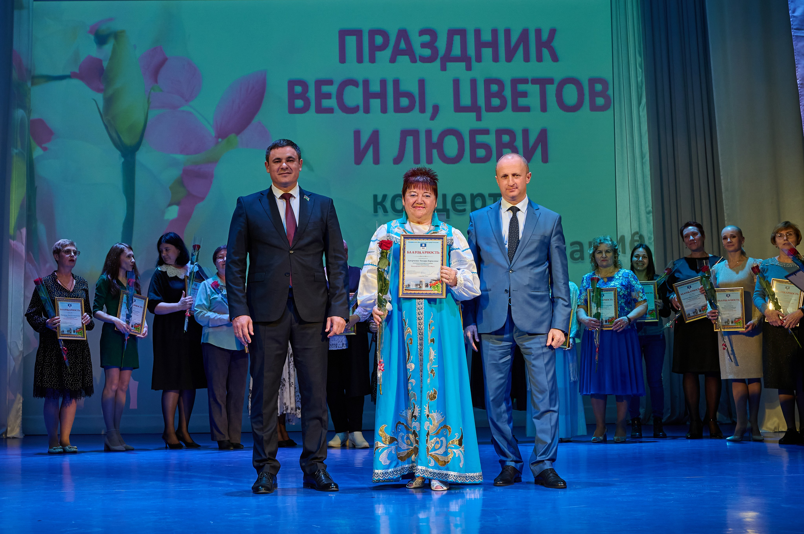 8 марта Марьина роща. Жизнь курорта Кабардинка в фотографиях