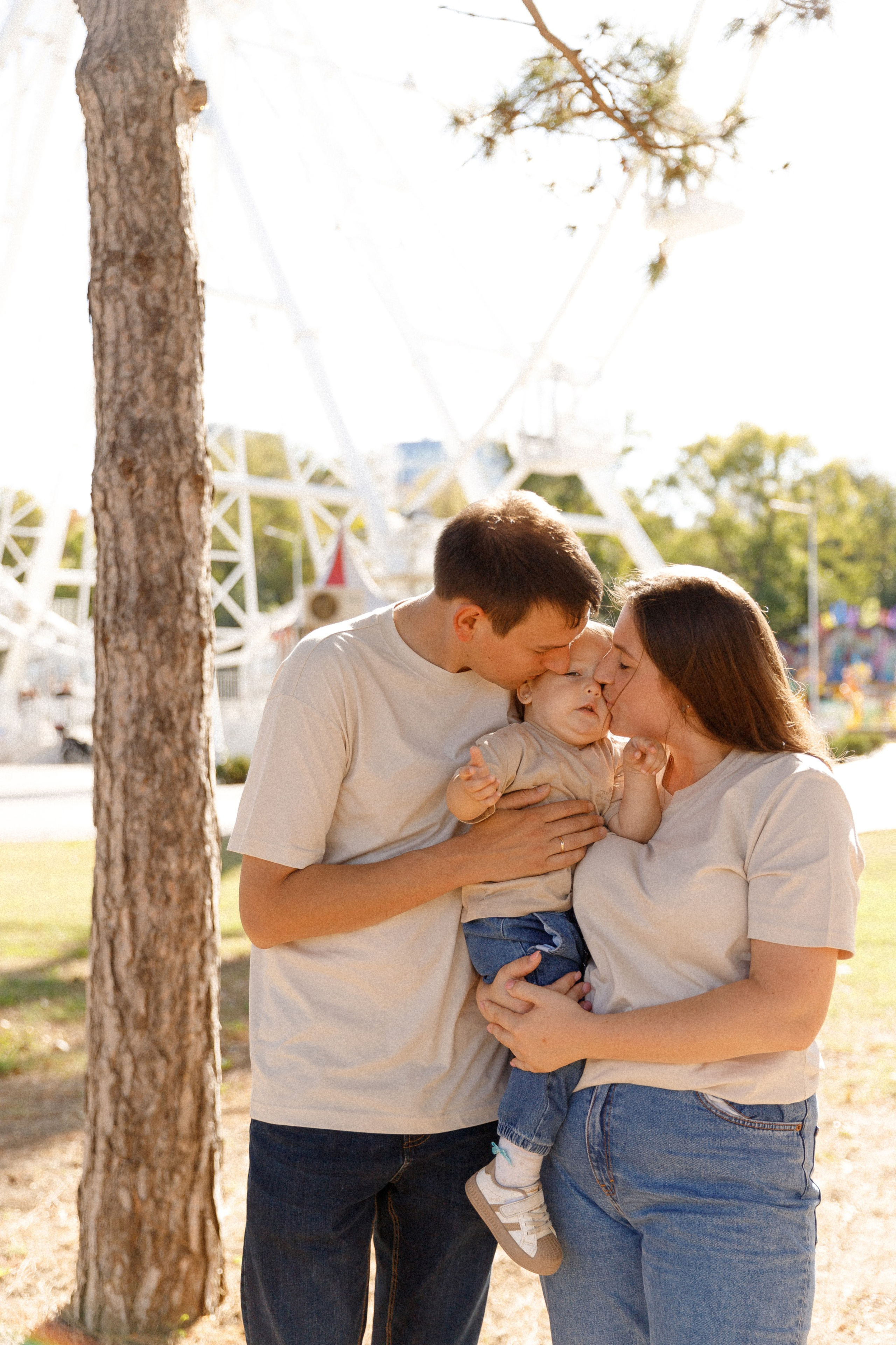 Пример семейных съемок в Парке 30 лет Победы Анапа. Свадебный фотограф и видеограф Краснодар, Ростов, Сочи, Новороссийск