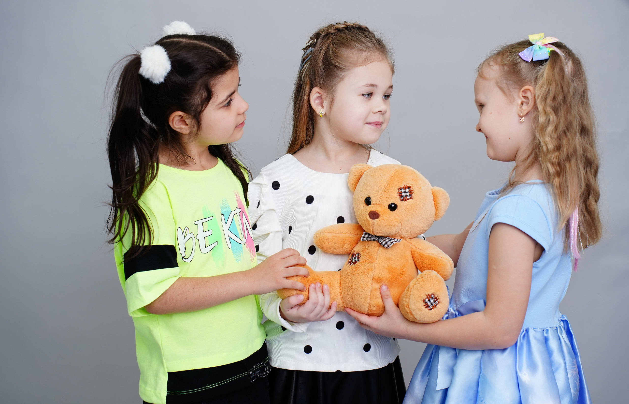 MEMENTO.Выпускные альбомы, школьные, юбилейные и другие книги. Ростов-на-Дону