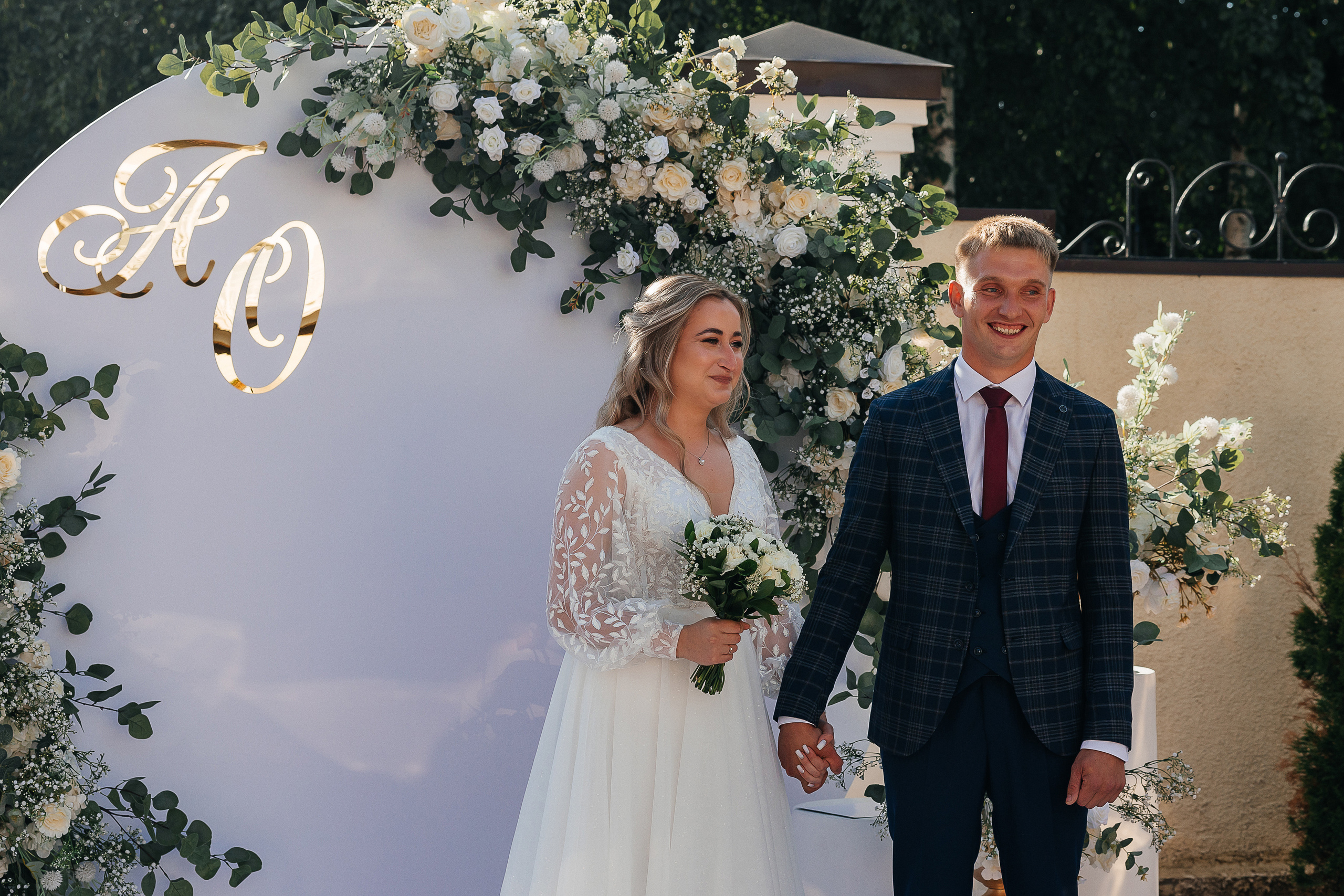 Завораживающая выездная церемония на свежем воздухе. Олег Сверчков | Свадебный фотограф Вологда